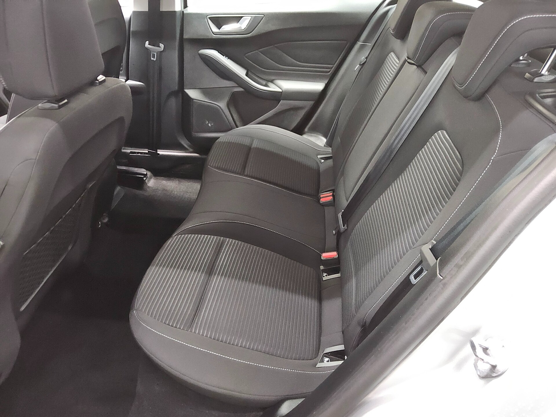 Ford Focus Turnier 1.0 EB Titanium Navi LED RfK Shz 13