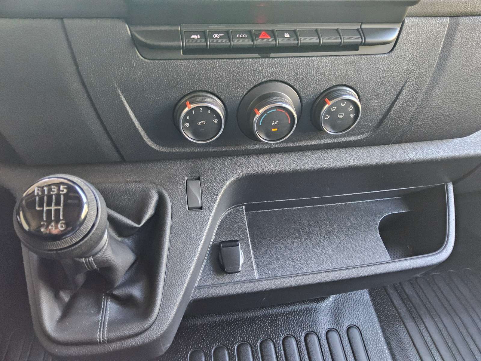 Renault Master 3,5t L2H2 2.3 dCi Regale Radio Klima StHz 7