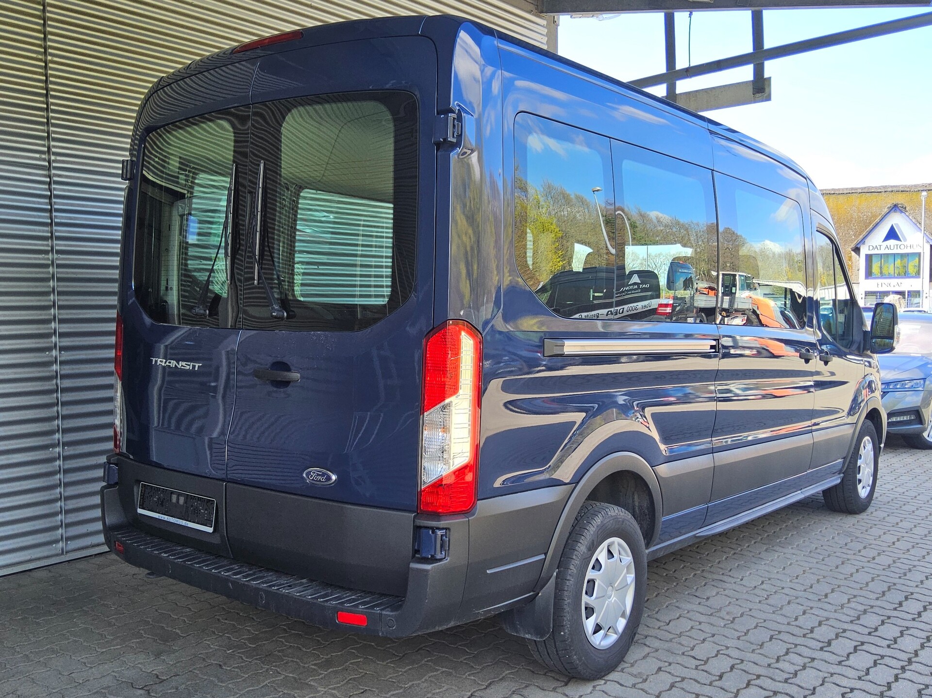 Ford Transit 2.0 TDCi Trend L3H2 9-Sitze Navi DAB 4