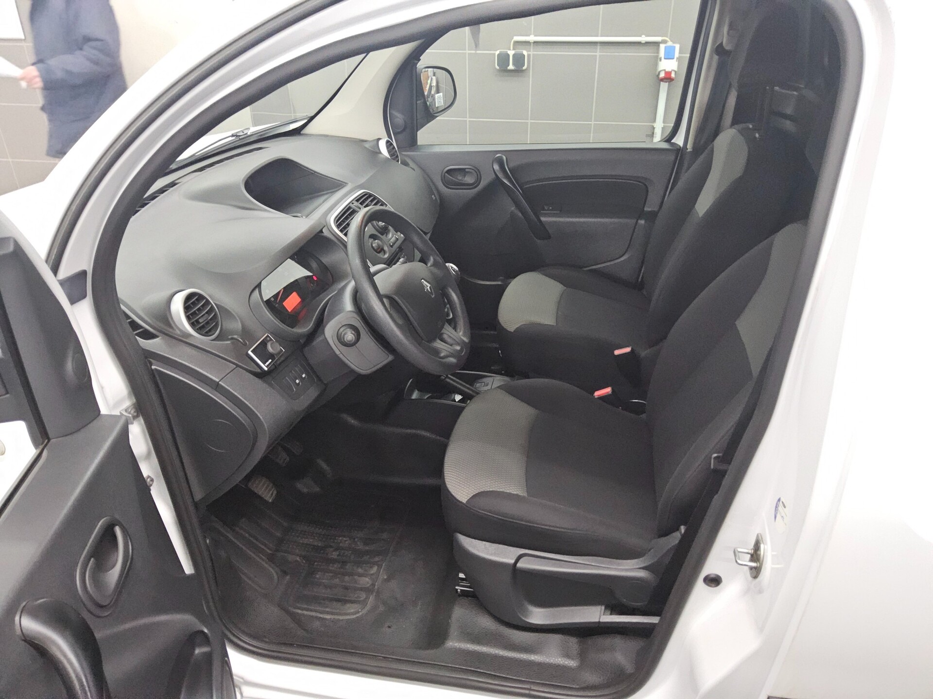 Renault Kangoo Rapid 1.5 dCi 2-Sitzer Klima Regalsystem 8