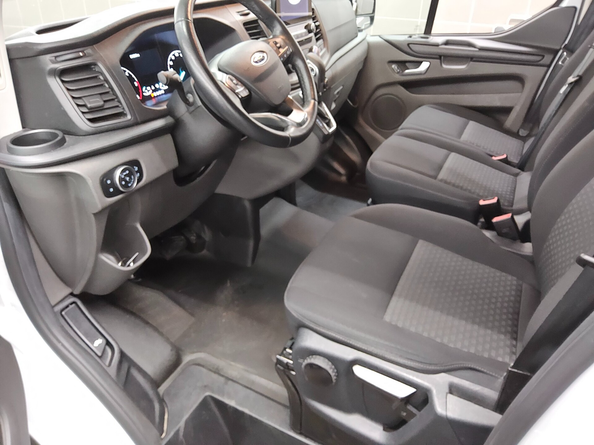 Ford Transit Custom 2.0 TDCi Trend L2 9-Sitzer Navi 8