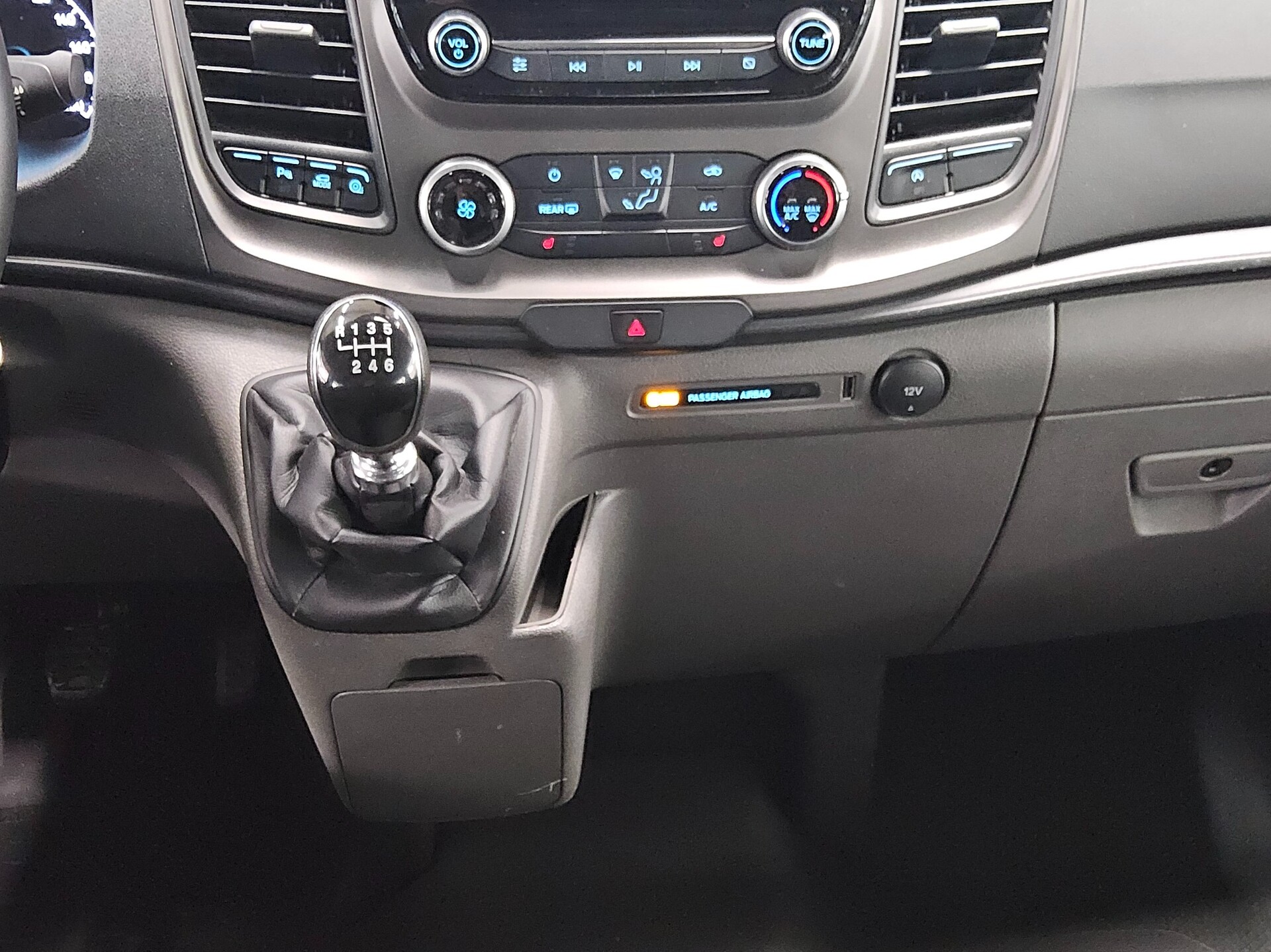 Ford Transit Custom 2.0 TDCi Trend L2 8-Sitze Navi 6