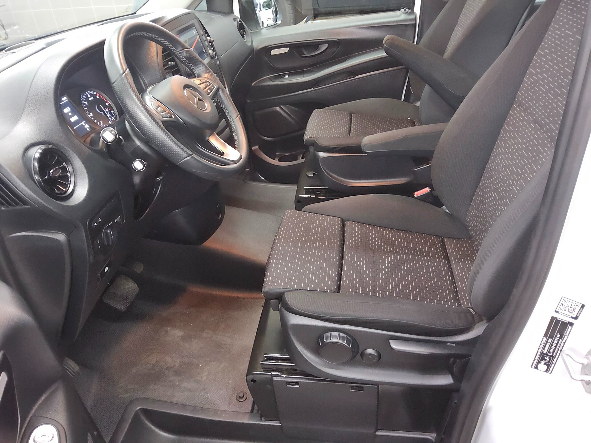 Mercedes-Benz Vito CDI Tourer Pro extralang 8-Sitze Navi RfK 8