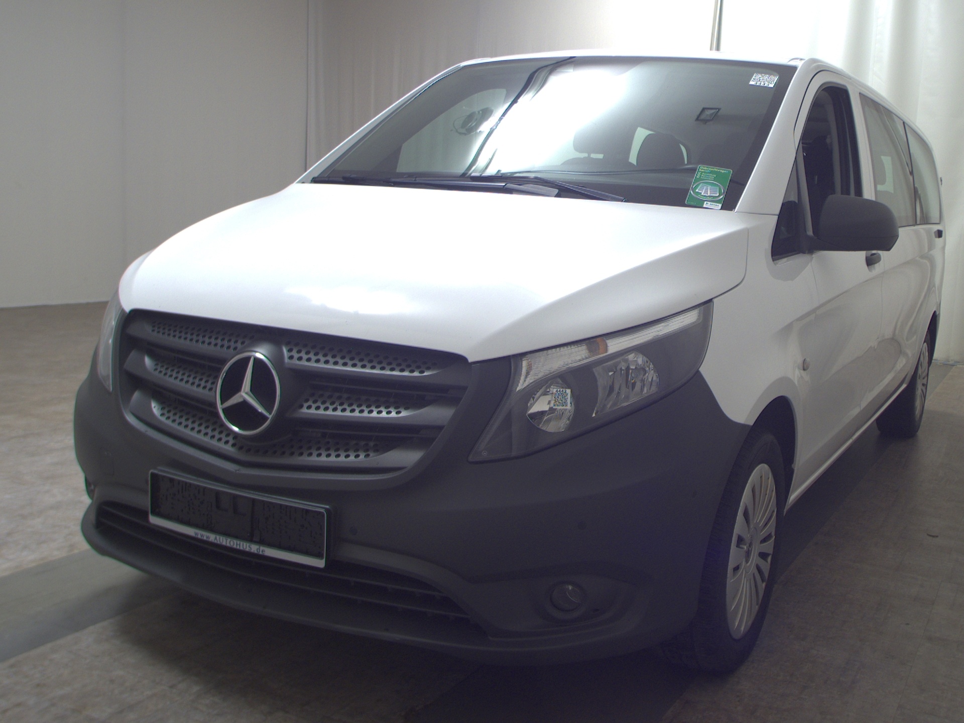 Mercedes-Benz Vito CDI Tourer Pro extralang 8-Sitzer Navi RfK 2