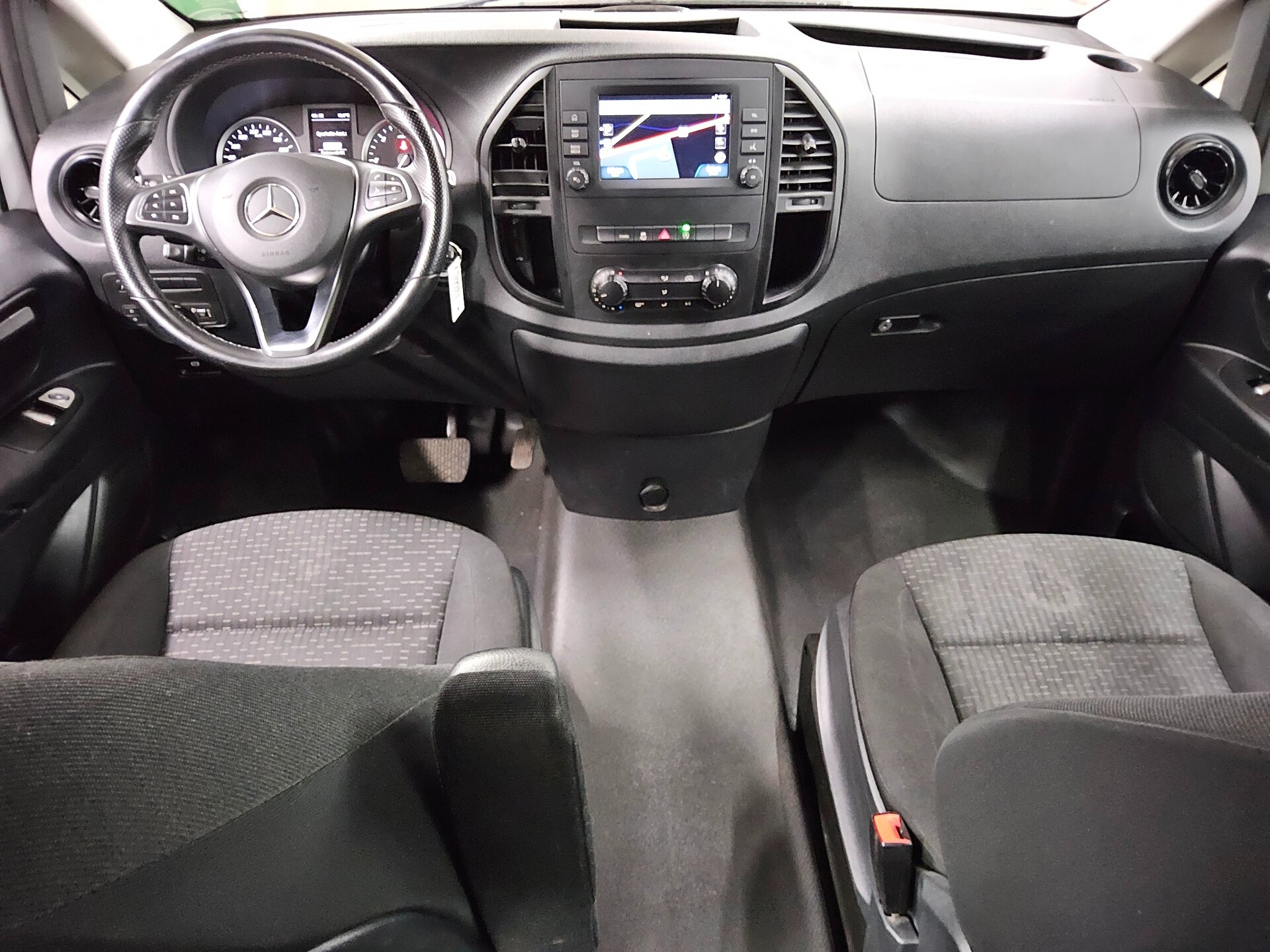 Mercedes-Benz Vito Lang CDI 8-Sitze Navi RfK Shz PDC Tempomat 5