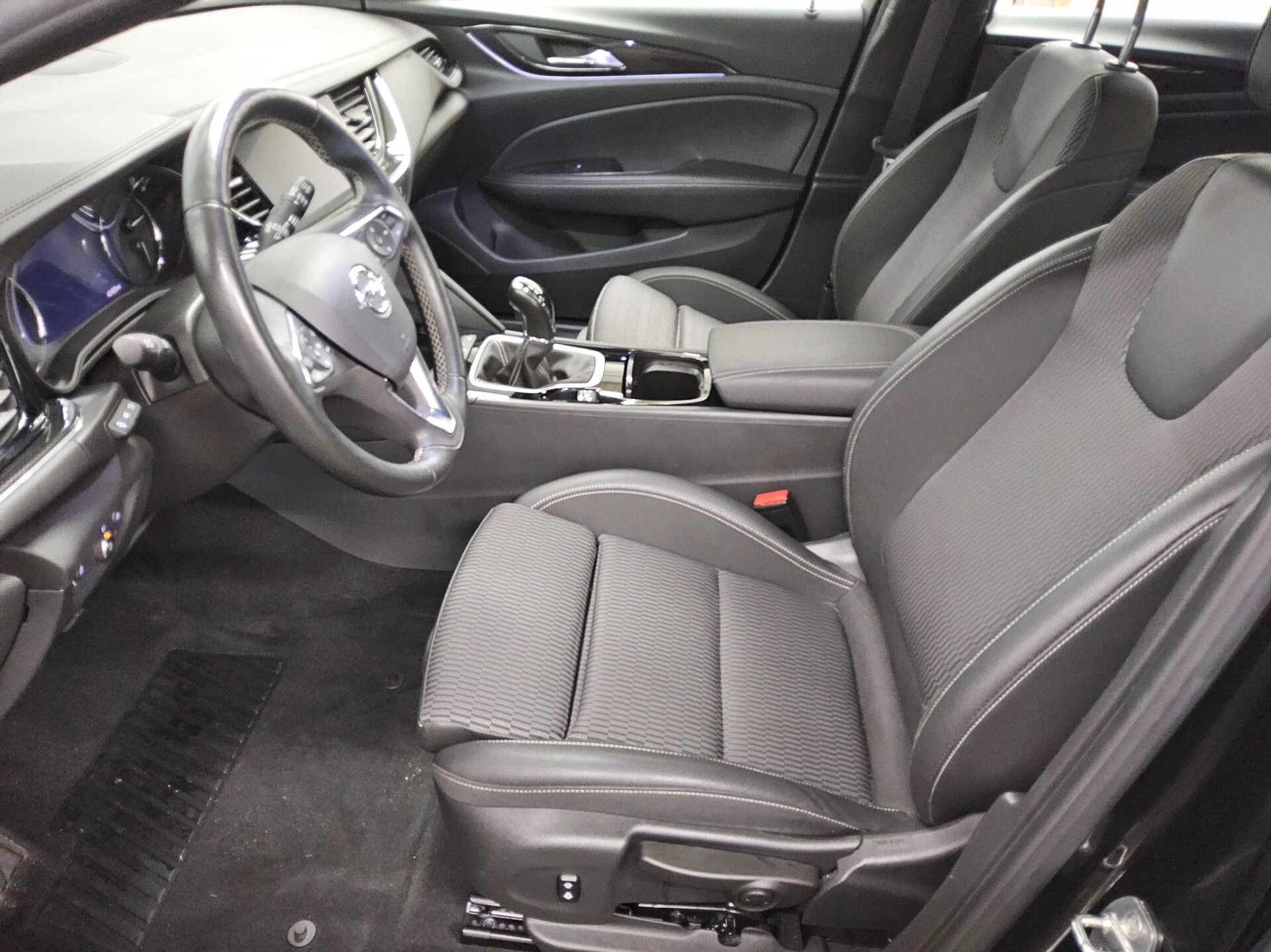 Opel Insignia ST 2.0 CDTI Business Elegance Navi LED 8