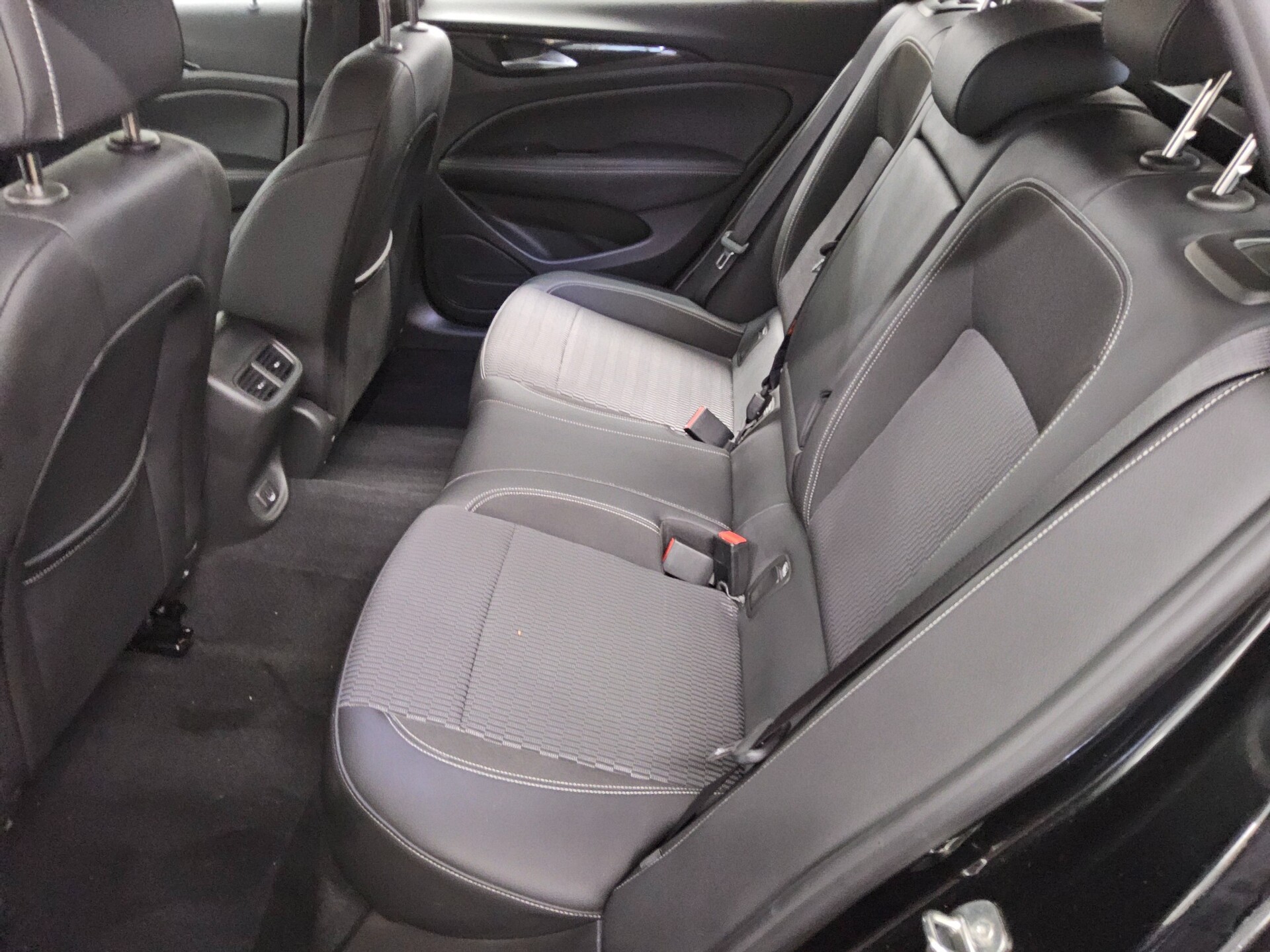 Opel Insignia ST 2.0 CDTI Business Elegance Navi LED 13