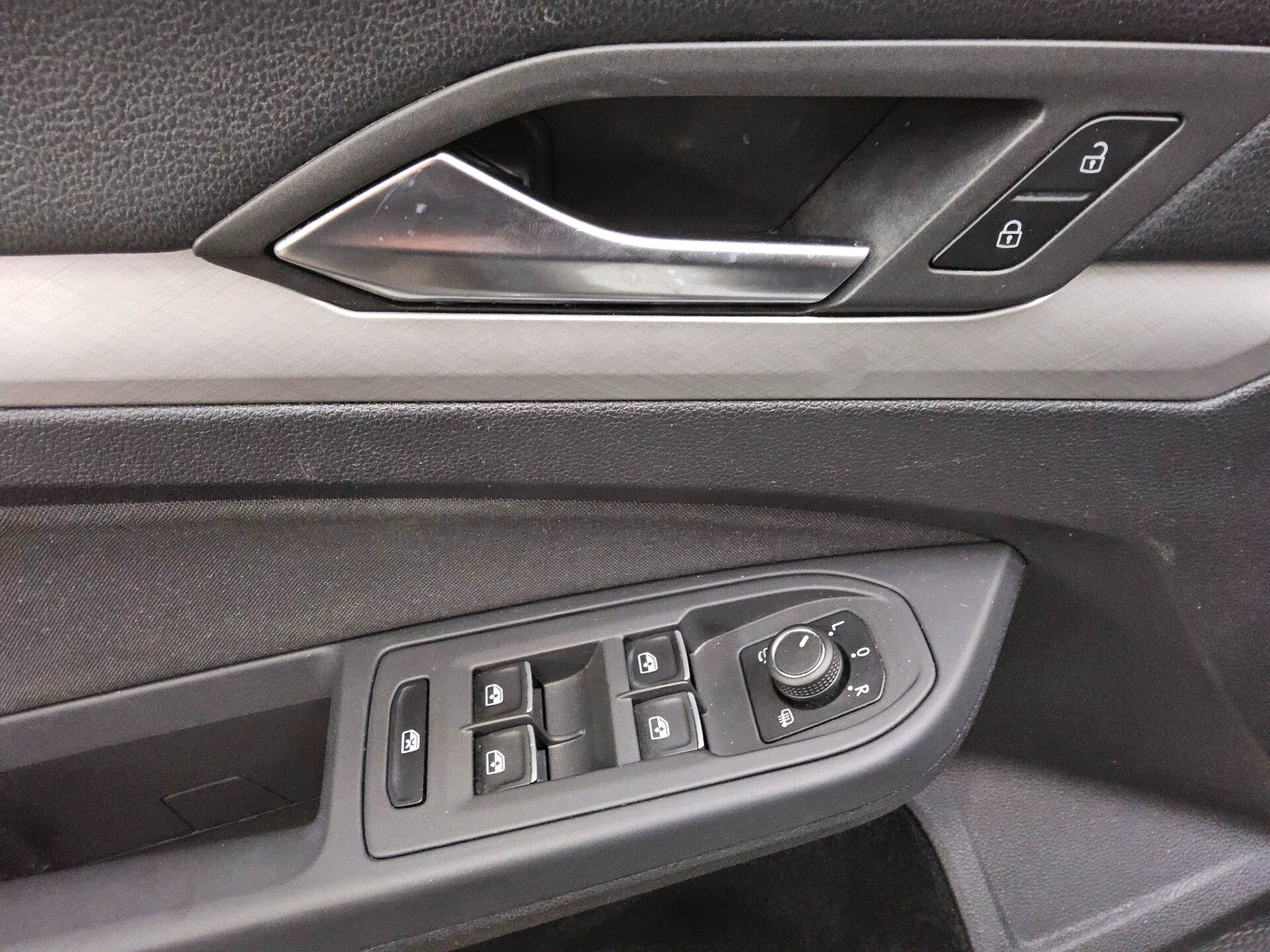 Volkswagen Golf-8 Var. 2.0 TDI Life Navi LED+ DC Sthzg RFK 10