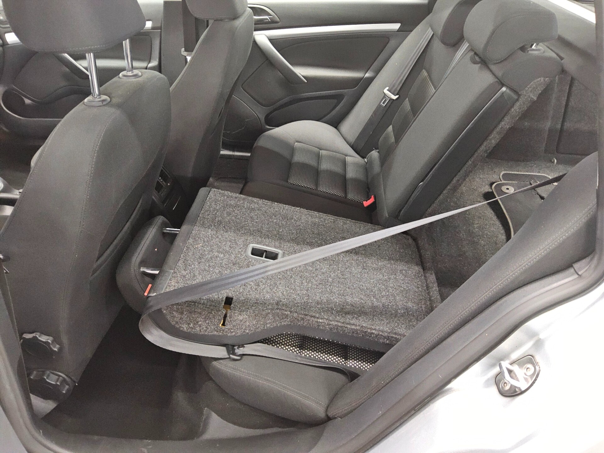 Skoda Octavia Kombi 2.0 TDI 4x4 Scout Nav AHK HU 02/07 12