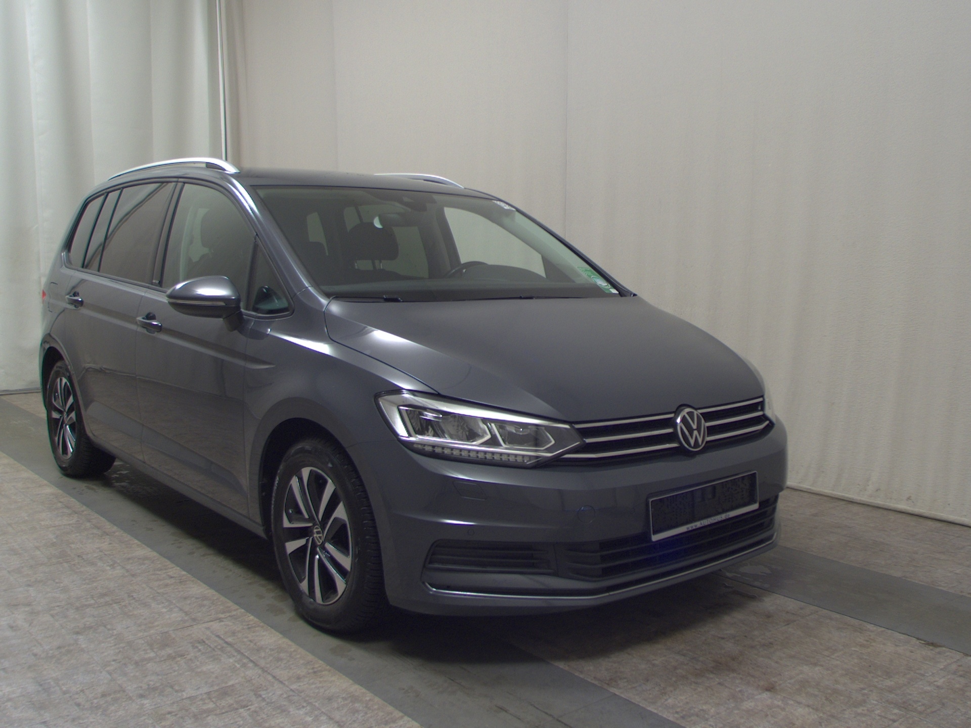 Volkswagen Touran 1.5 TSI United Navi LED ACC PDC Ambiente 3