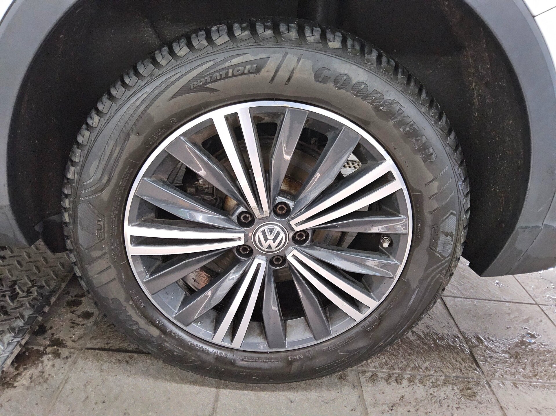 Volkswagen Tiguan Allspace 2.0 TSI 4M Highline Pano AID AHK 13