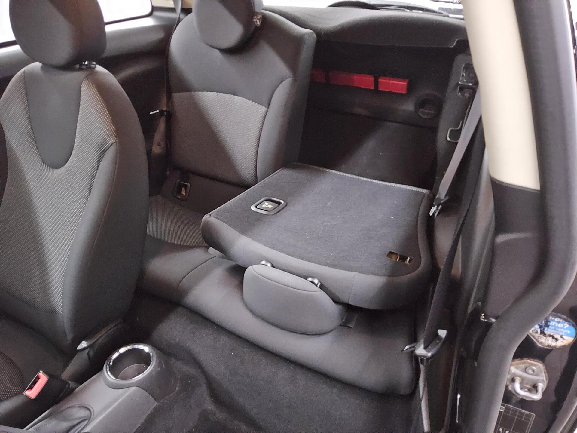 MINI Cooper D Xenon PDC Shz Klima 12