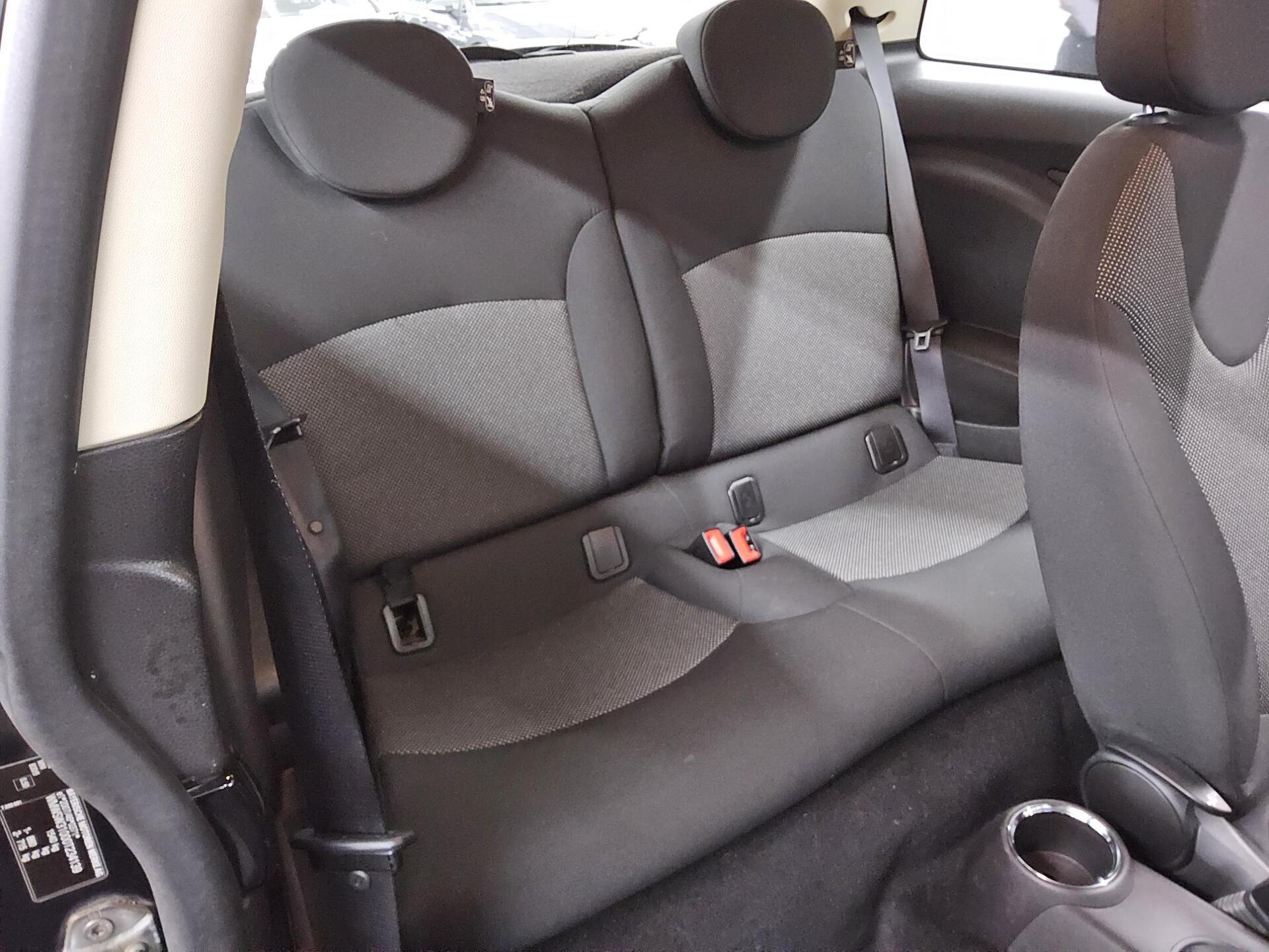 MINI Cooper D Xenon PDC Shz Klima 13