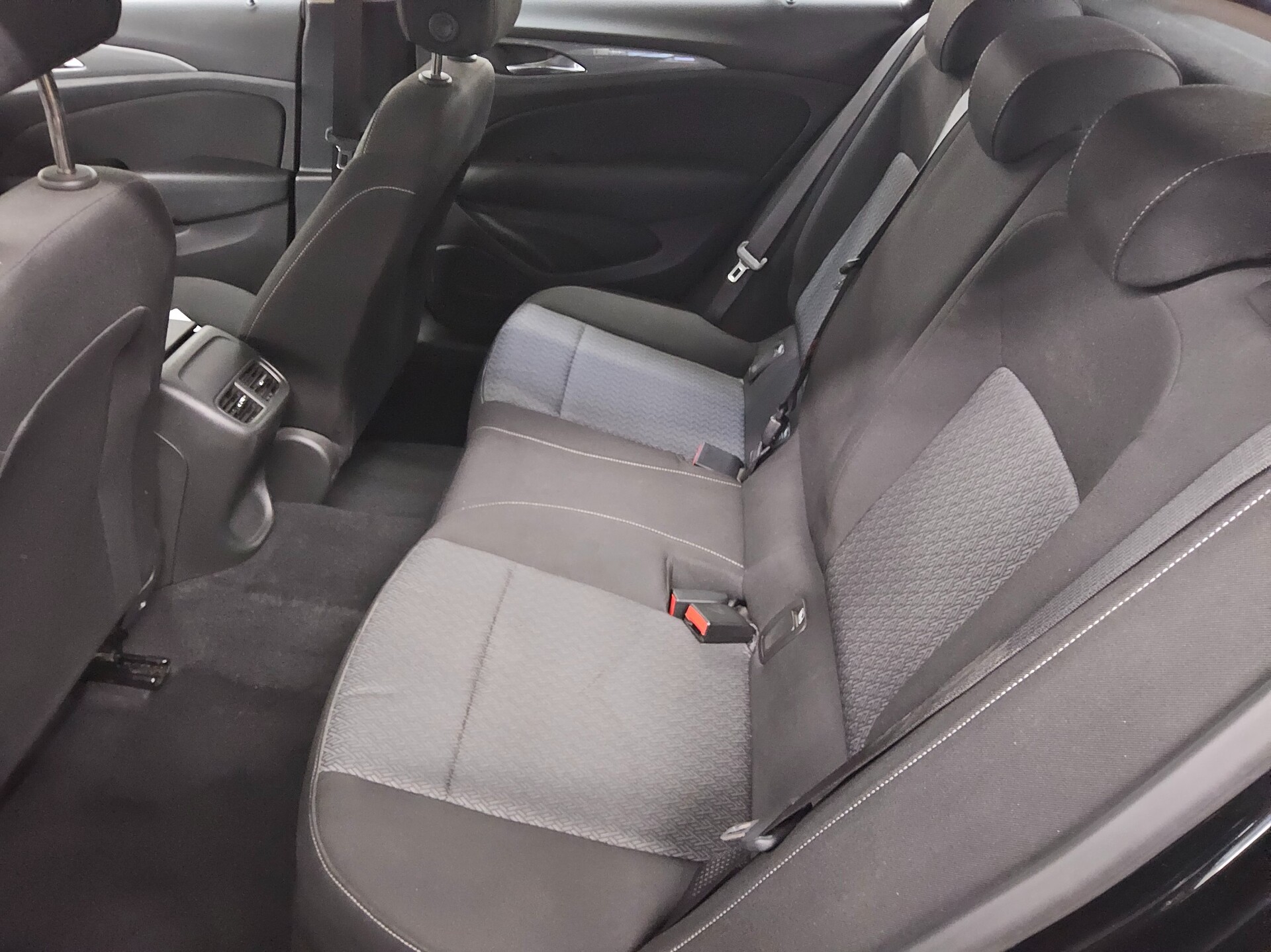 Opel Insignia GS 2.0 D Business Ed. Navi PDC AHK 13