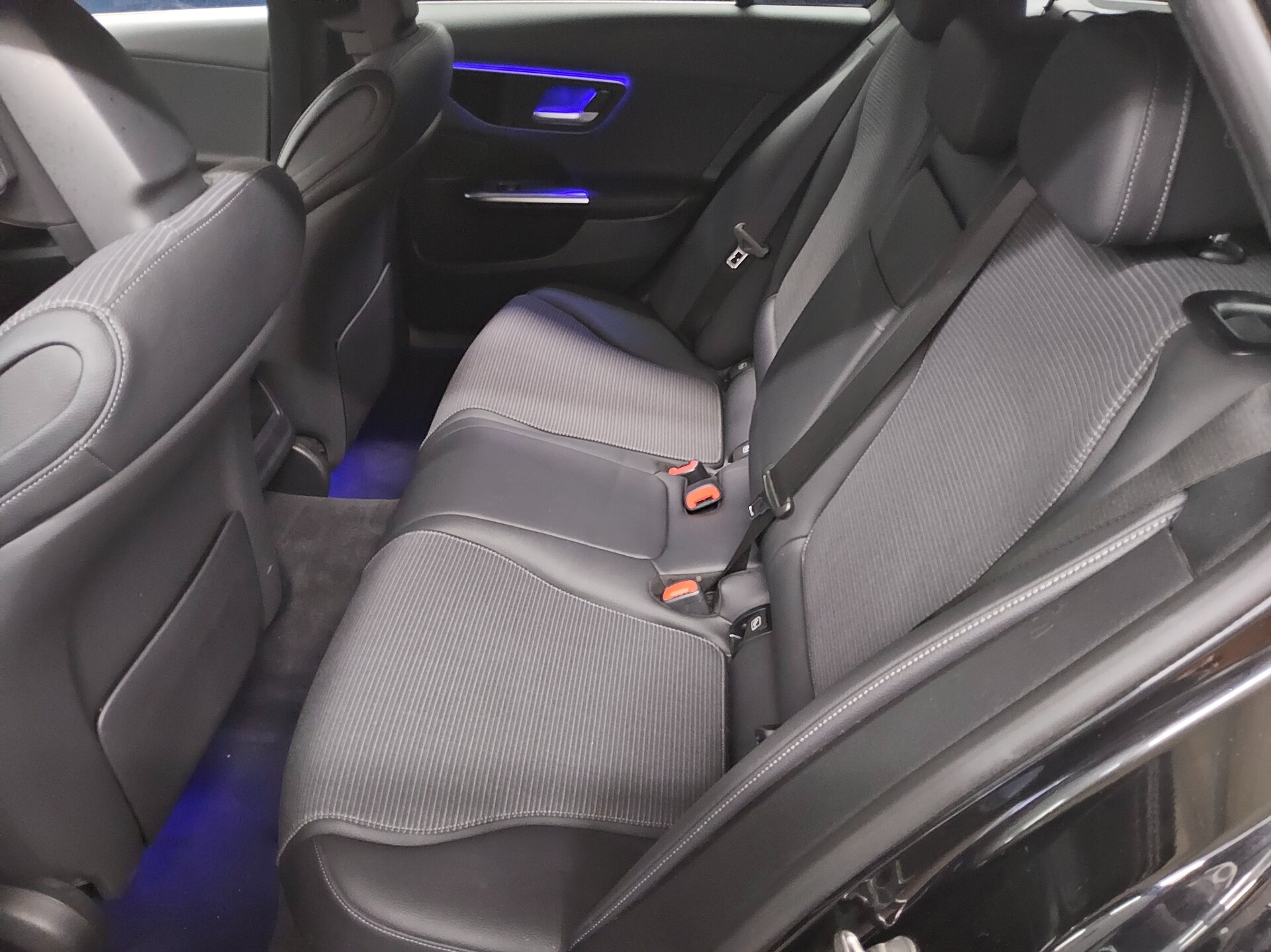 Mercedes-Benz C 220 T d 4M Avantgarde Navi Digital Light 360° 13