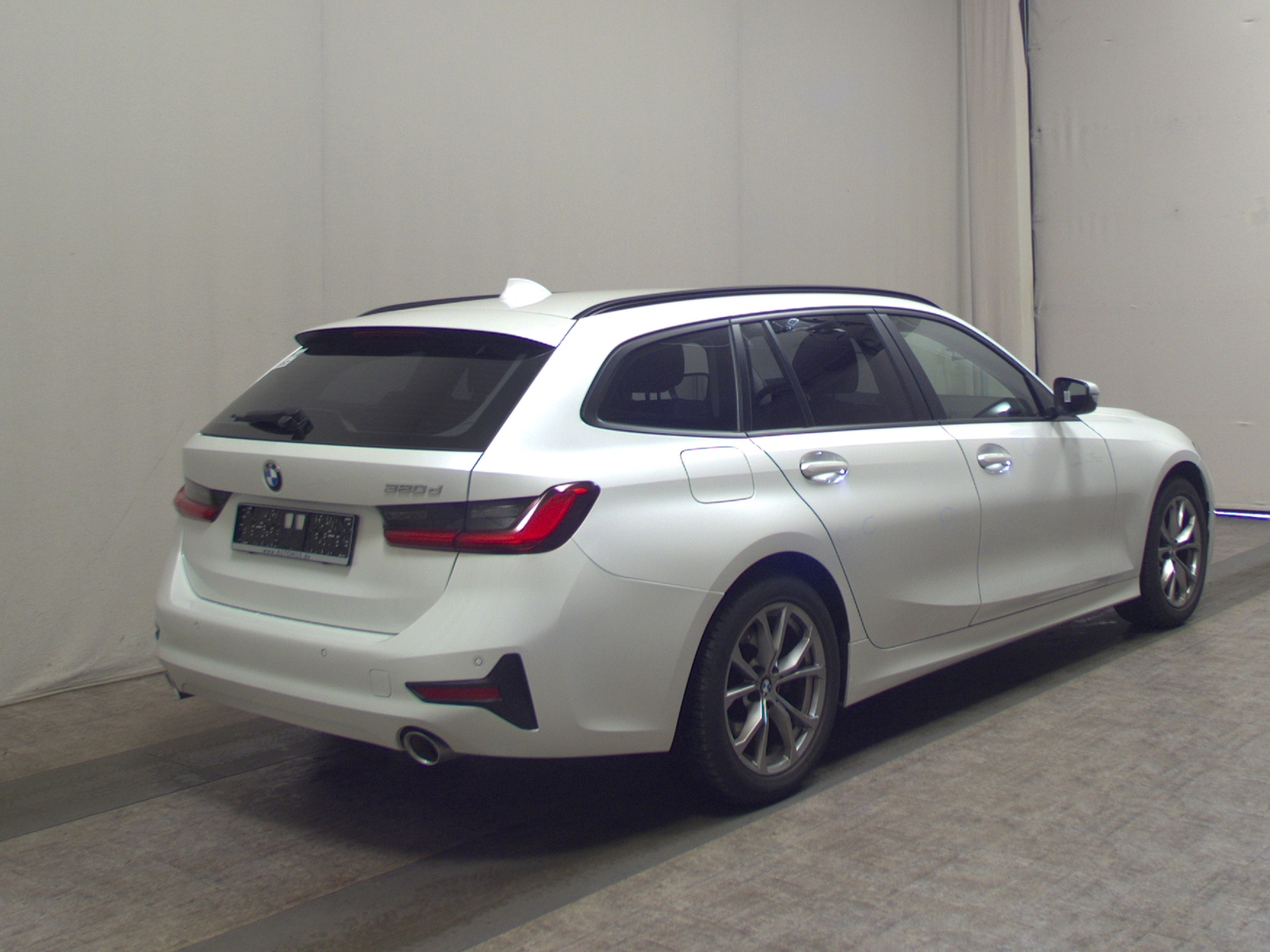 BMW 320dA Touring Advantage Navi LC+ LED DAB PDC 4