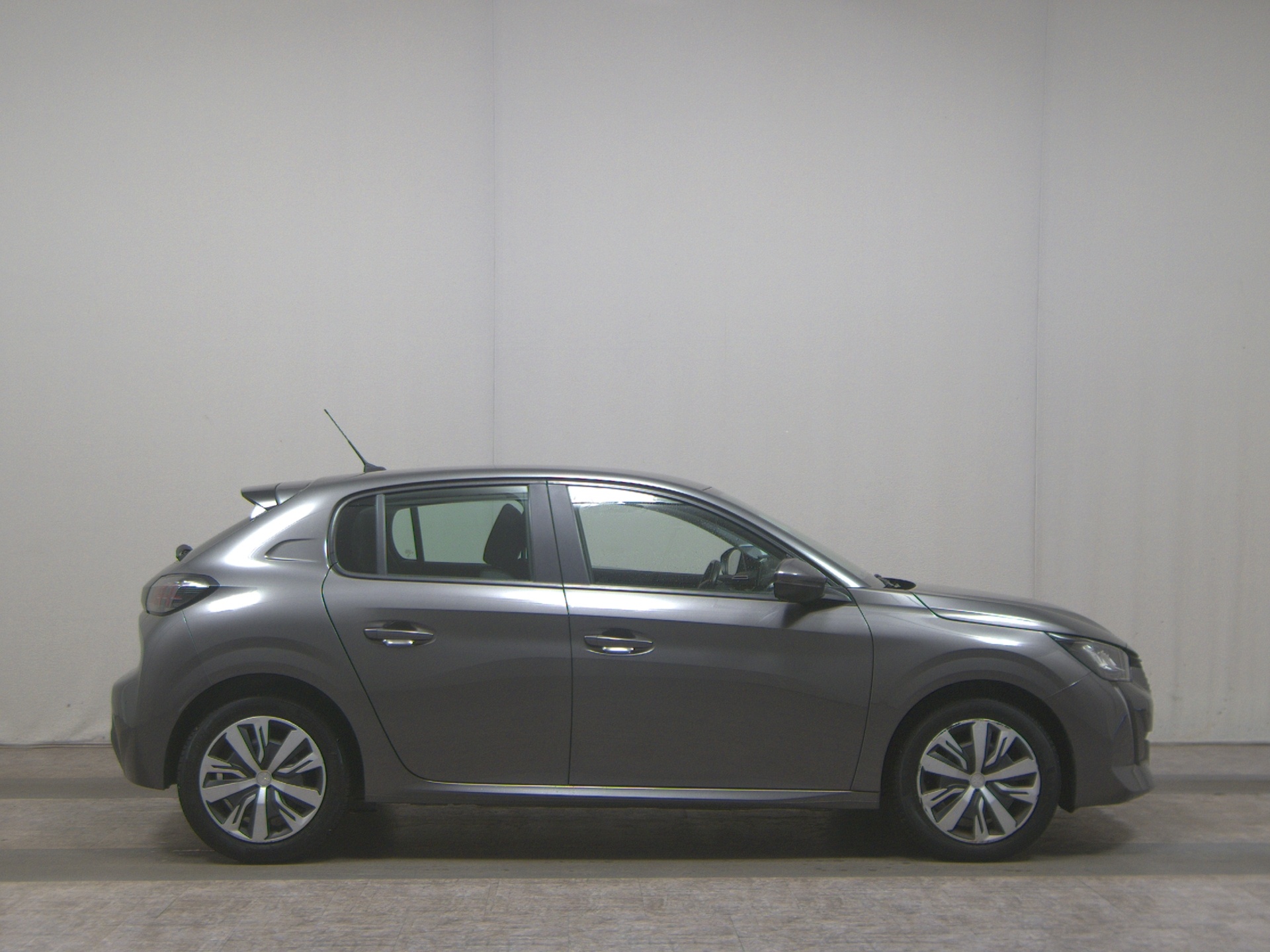 Peugeot 208 1.2 PureTech Active PDC Shz LED