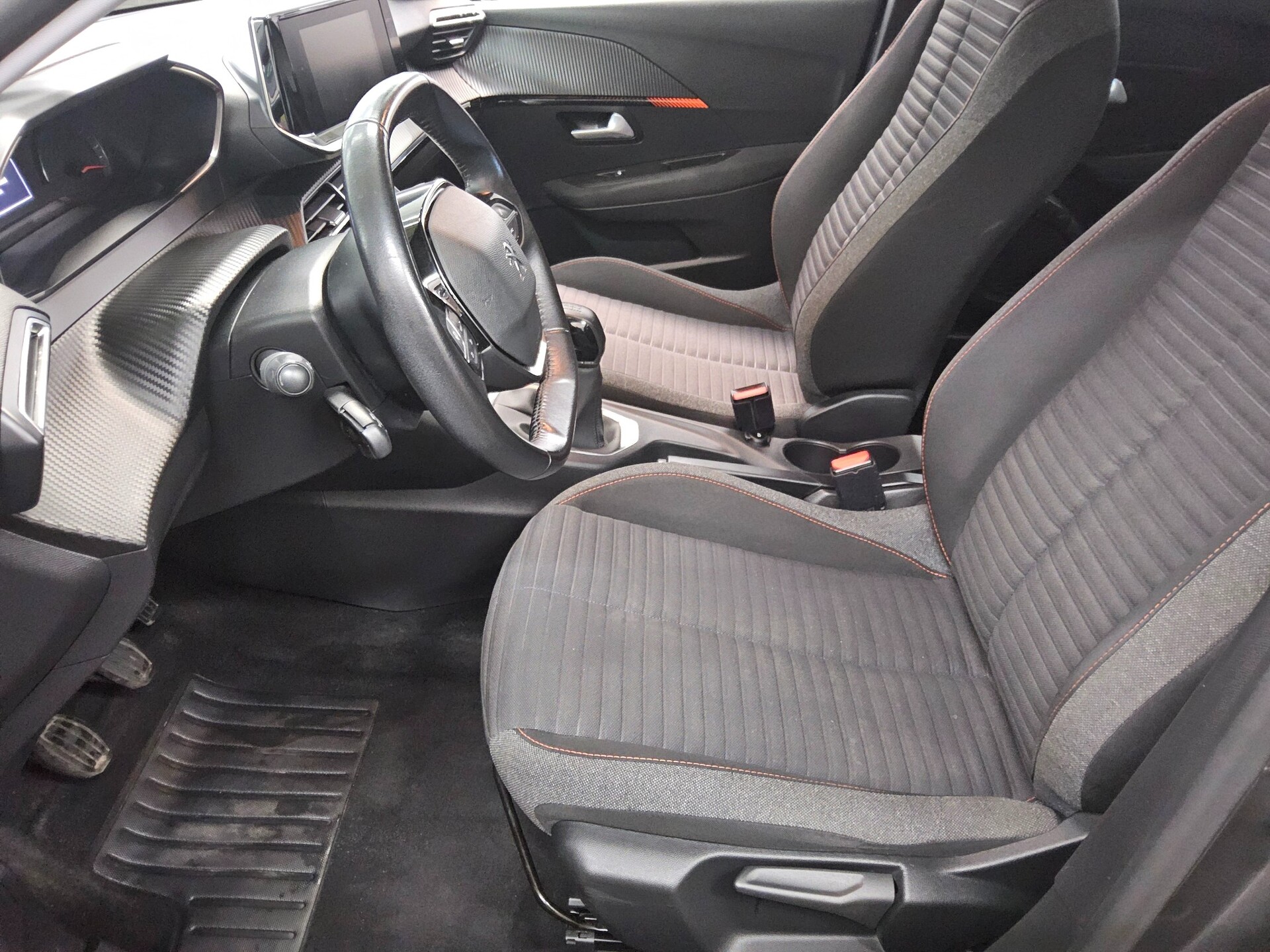 Peugeot 208 1.2 PureTech Active PDC Shz LED 8