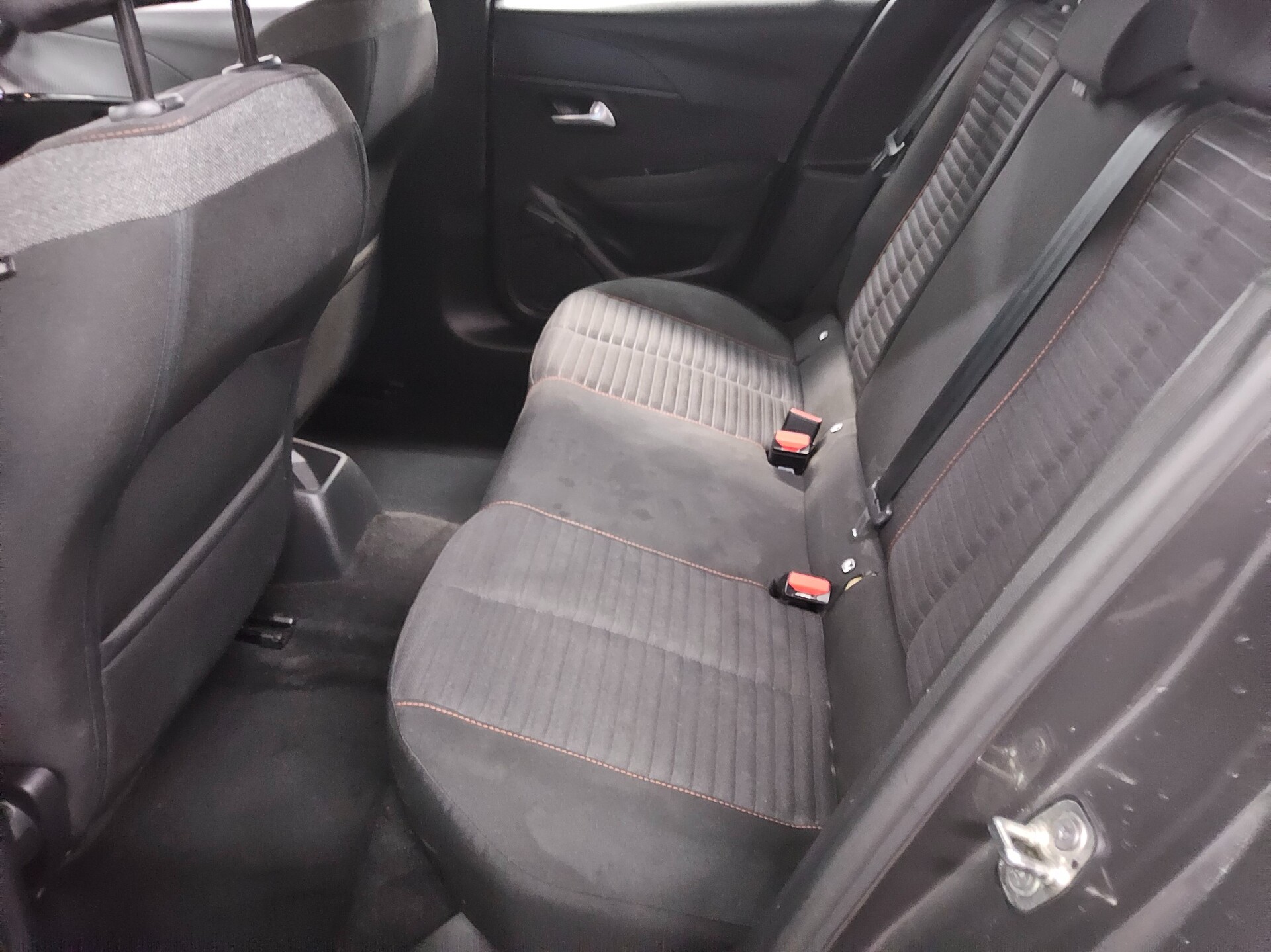 Peugeot 208 1.2 PureTech Active PDC Shz LED 13