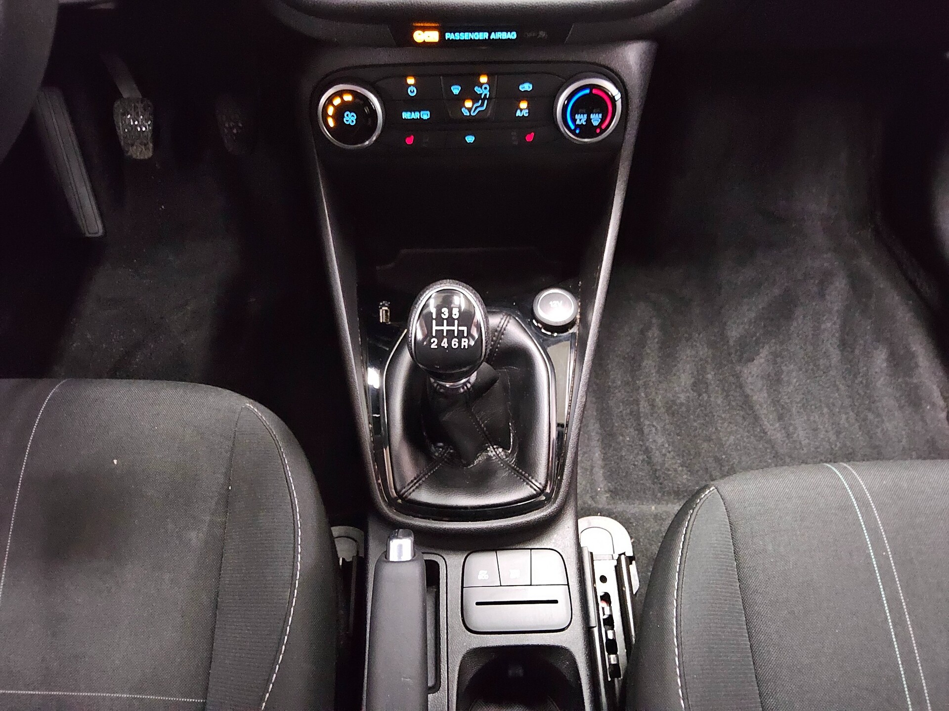 Ford Fiesta 1.5 TDCi Cool&Connect Ahk Shz 6