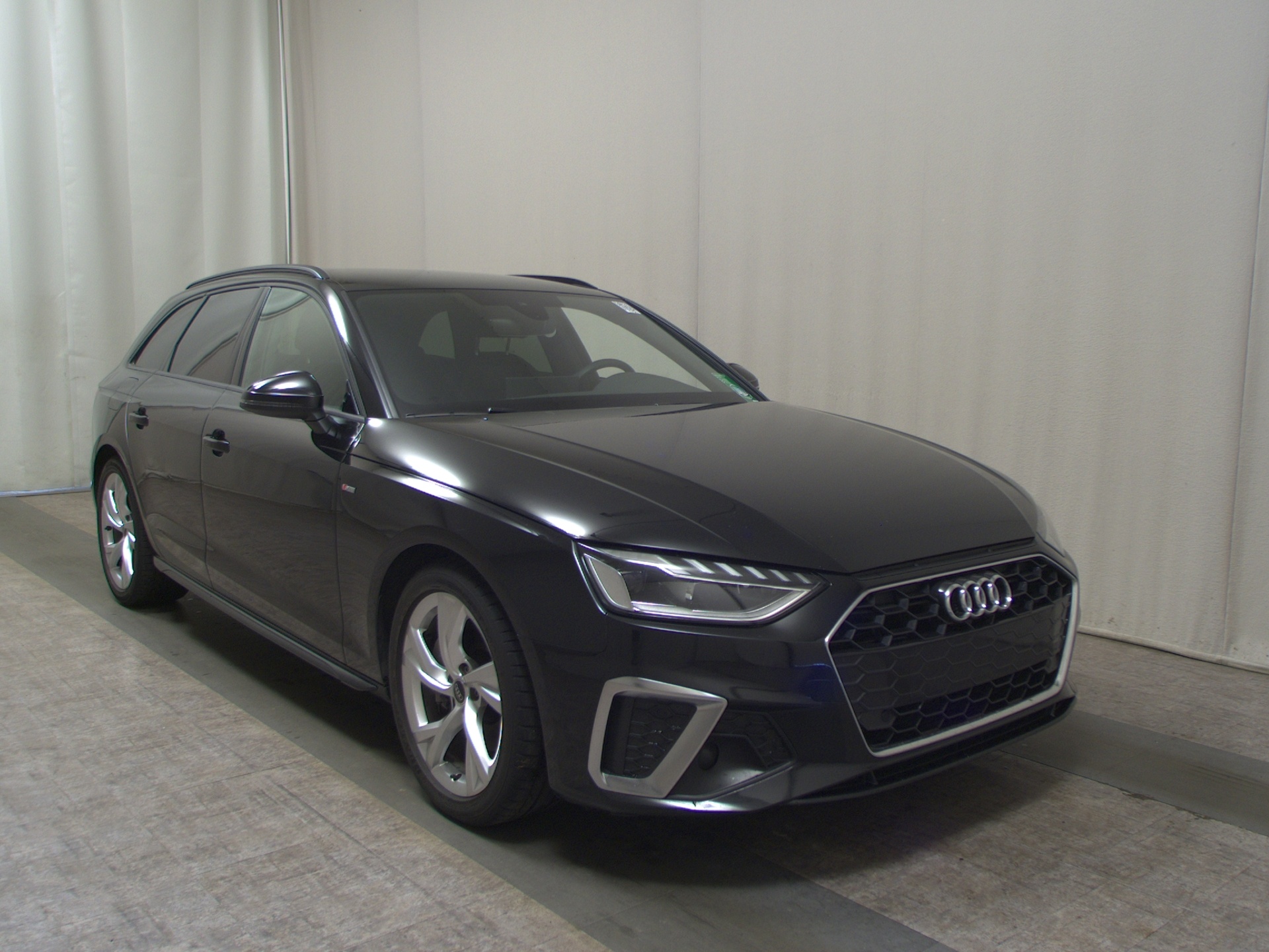 Audi A4 Avant 40 TDI S-Line Navi LED RfK Shz Sound 3