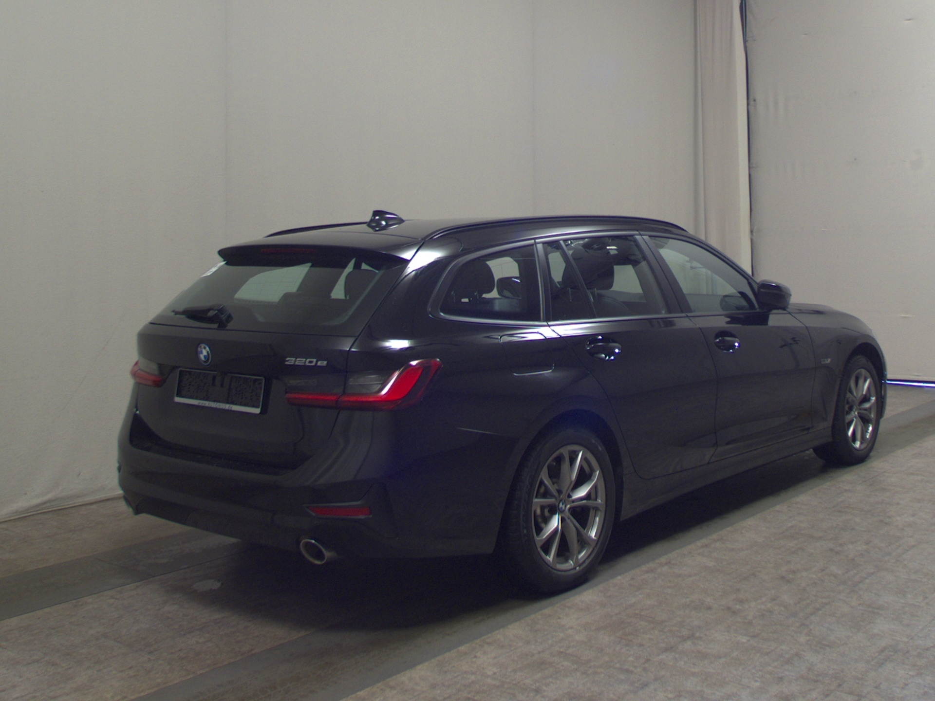 BMW 320e Touring Advantage Leder Navi LC pro LED RFK 4