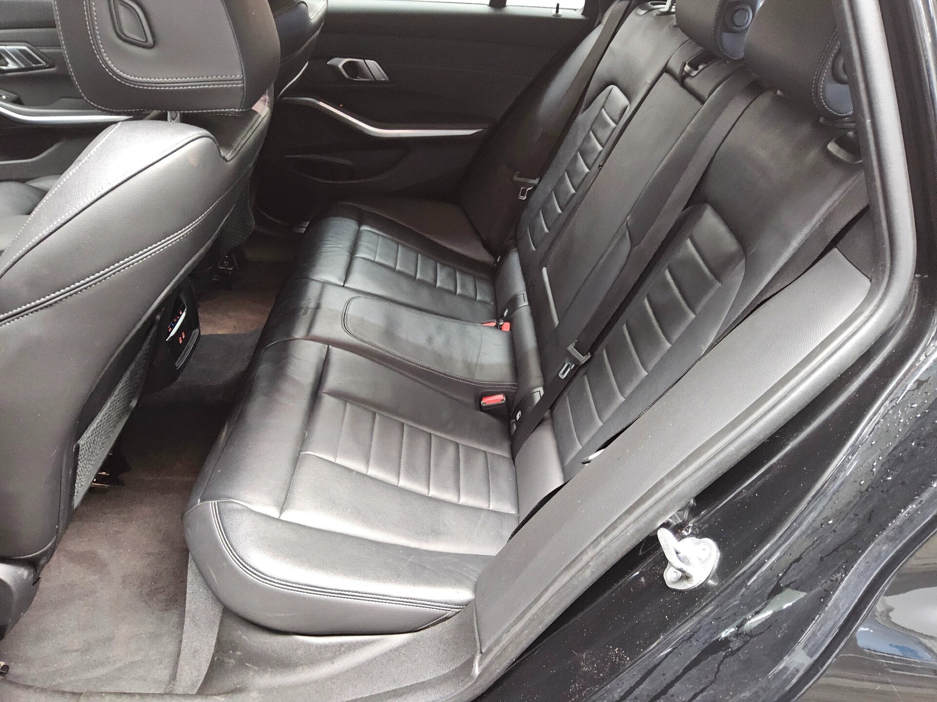 BMW 320e Touring Advantage Leder Navi LC pro LED RFK 13