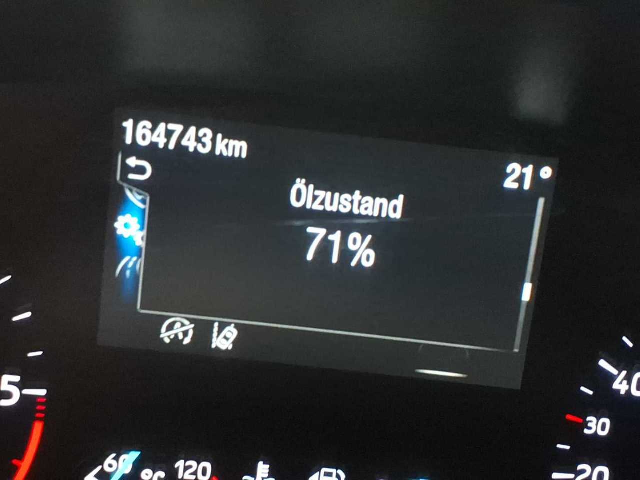 Ford Focus Turnier 1.5 EB Titanium Navi LED RFK SHZ 11
