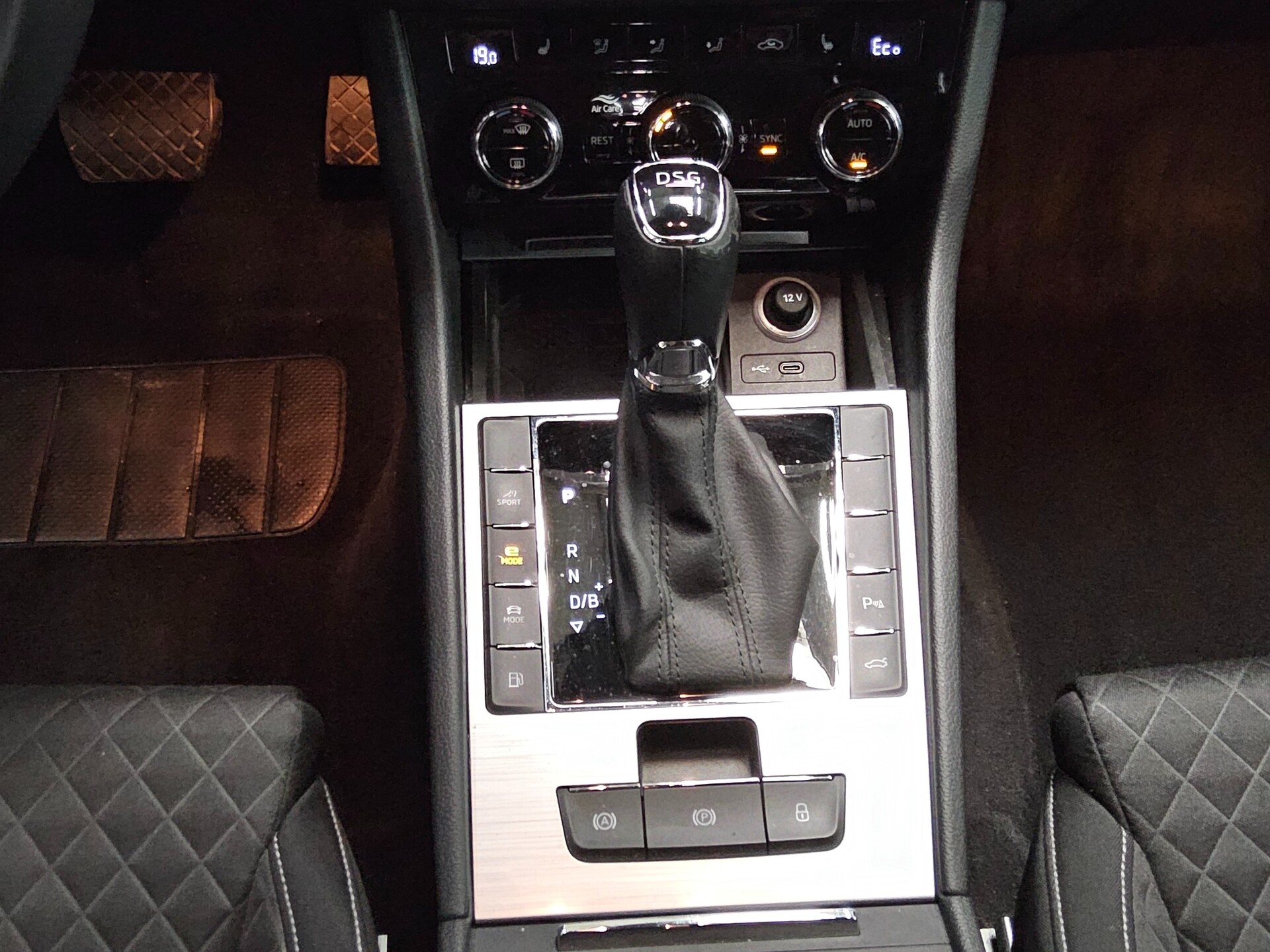 Skoda Superb Kombi 1.4 TSI iV Ambition Navi vc LED ACC 6