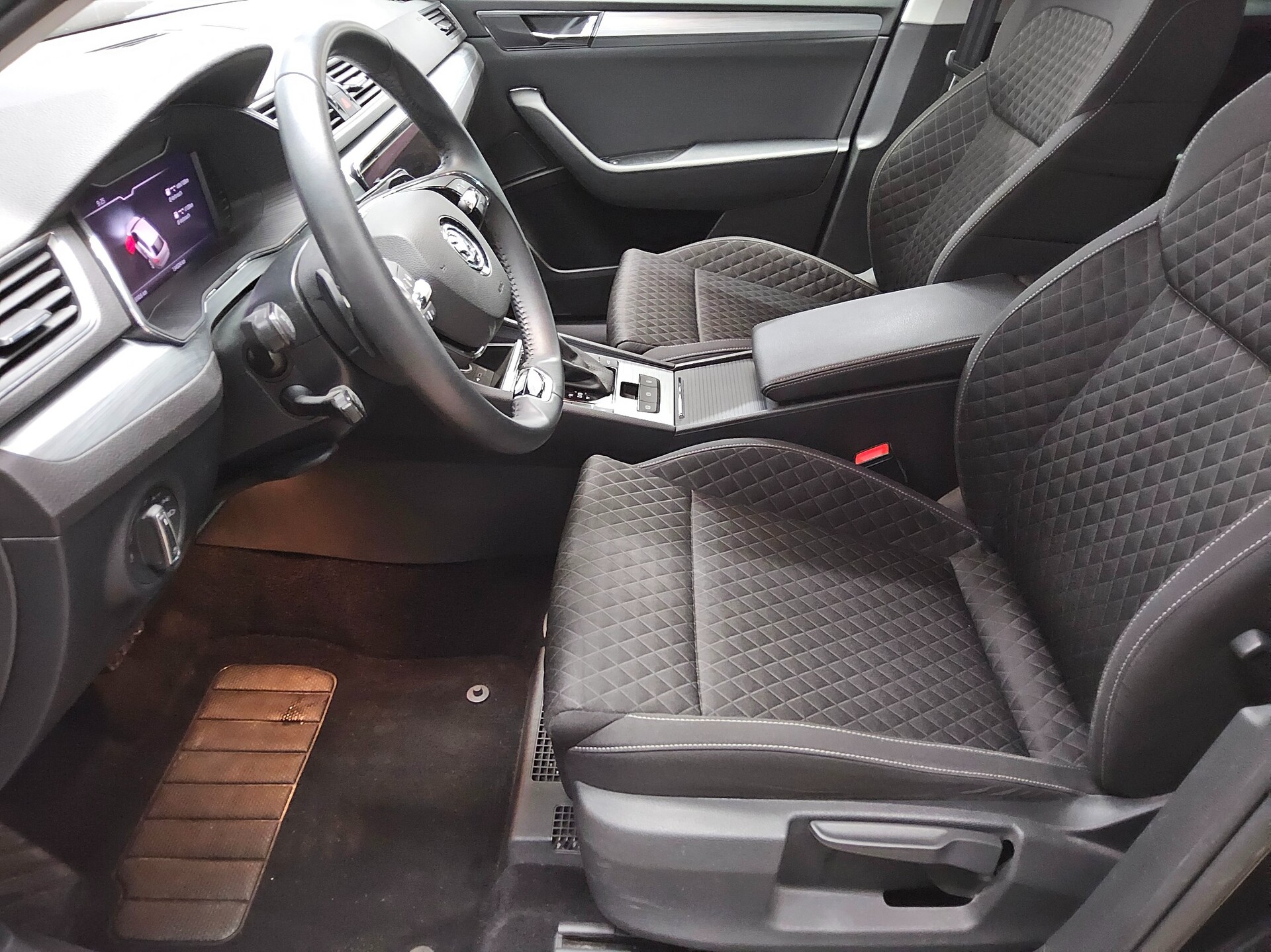 Skoda Superb Kombi 1.4 TSI iV Ambition Navi vc LED ACC 9