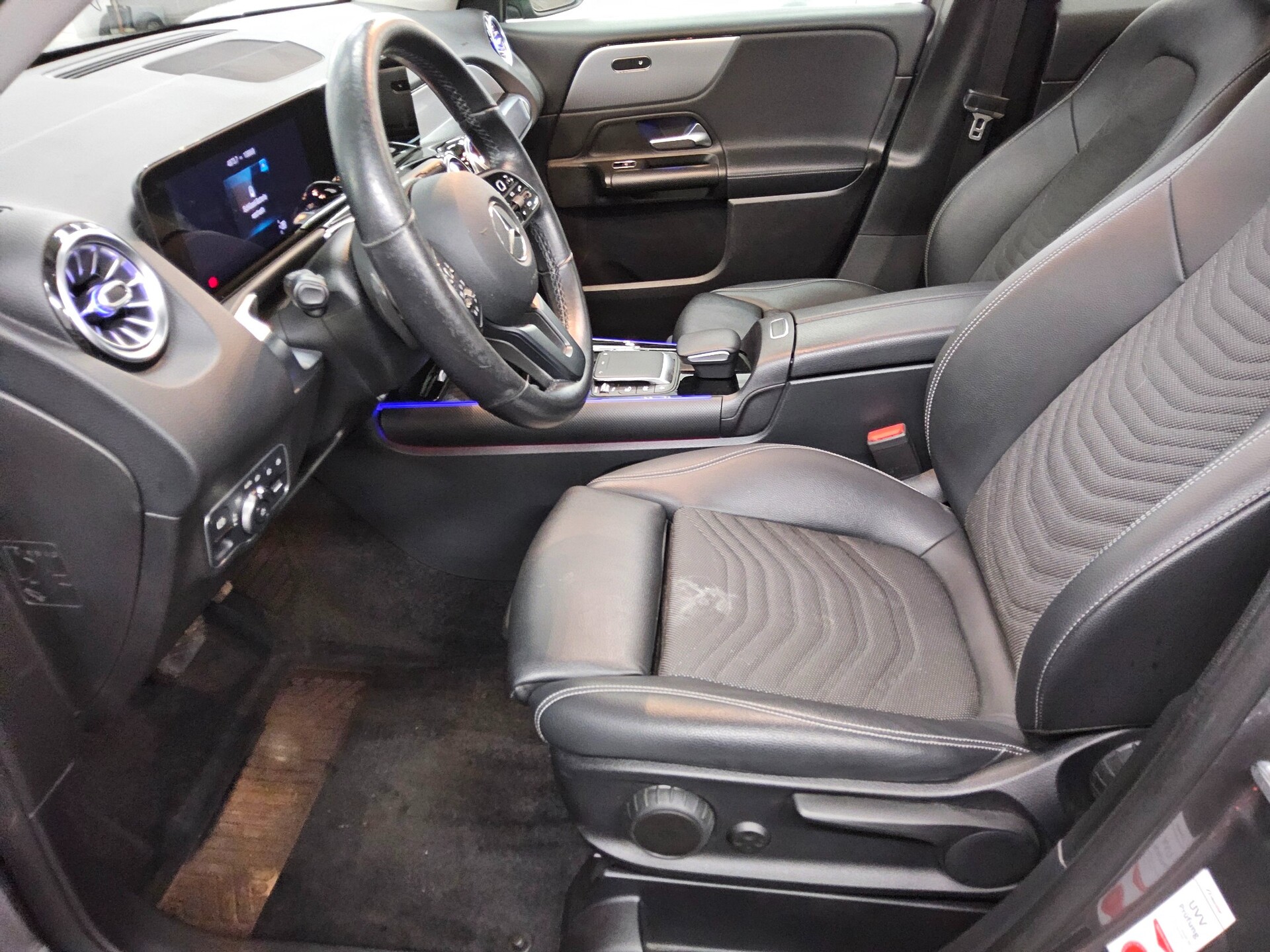 Mercedes-Benz GLB 180 d Style 7-Sitze Navi LED MBUX+ Pano 9