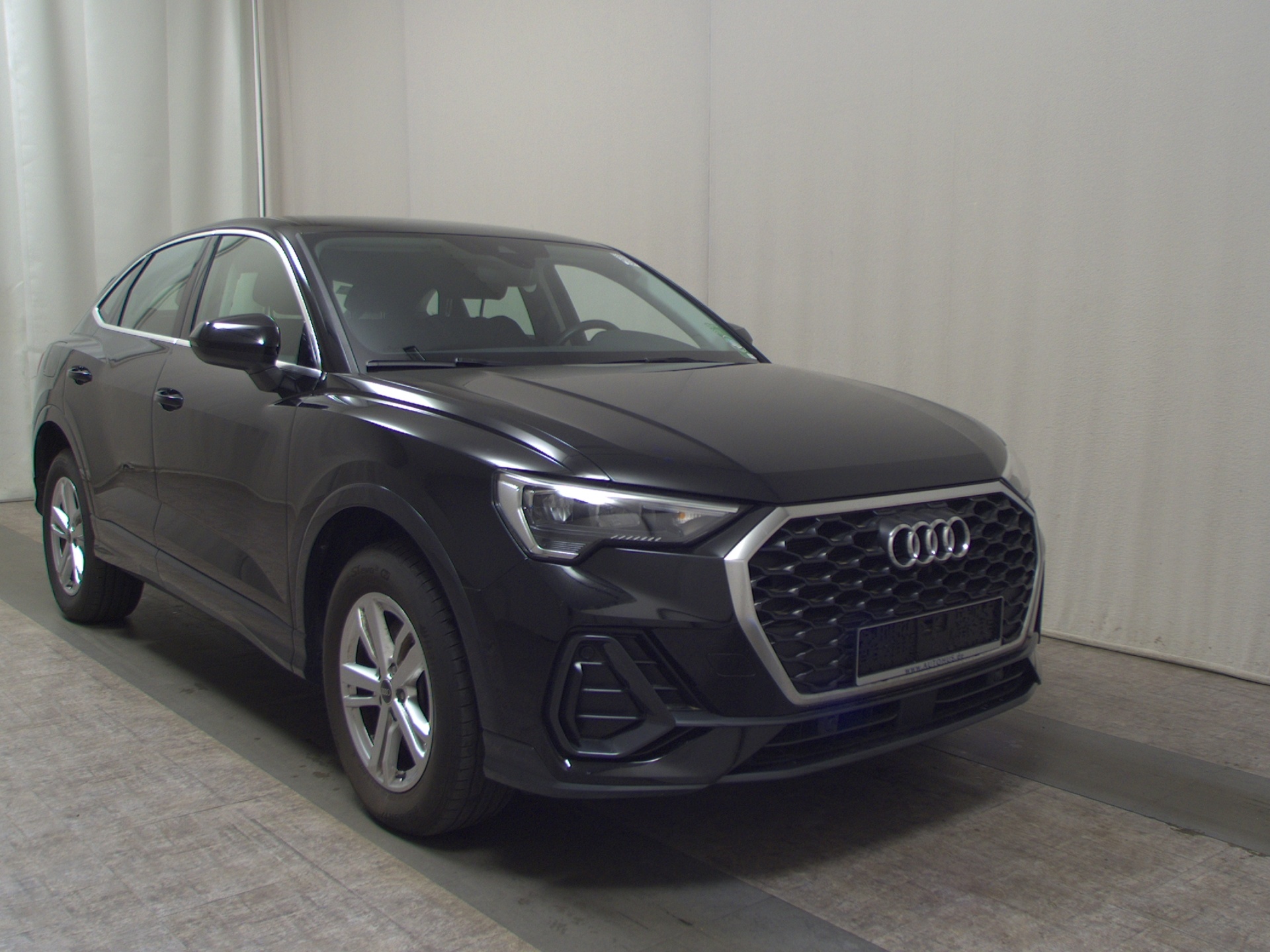 Audi Q3 Sportback 45 TFSI e Navi LED vc RfK ACC Shz 3