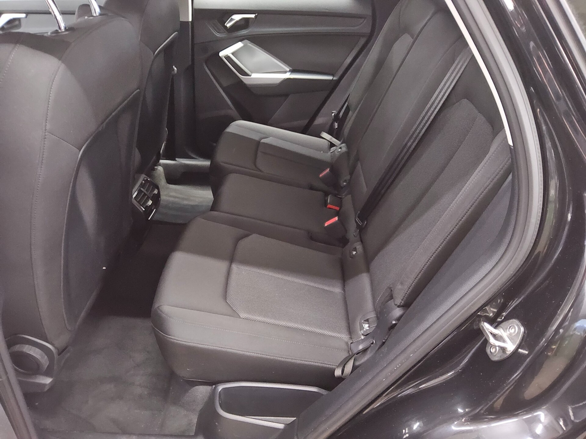 Audi Q3 Sportback 45 TFSI e Navi LED vc RfK ACC Shz 13