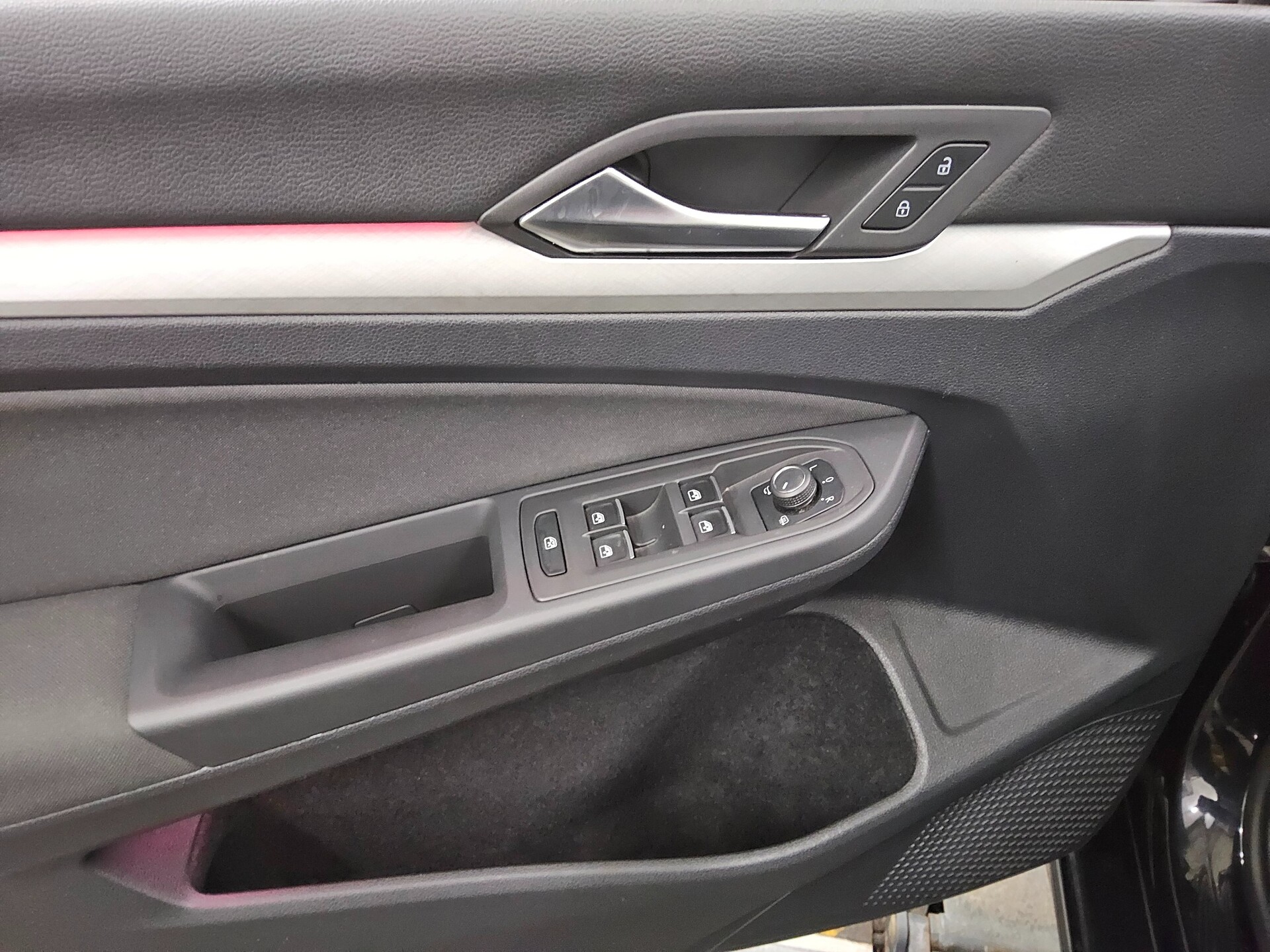 Volkswagen Golf-8 2.0 TDI Life Navi DC LED ACC Memory 10