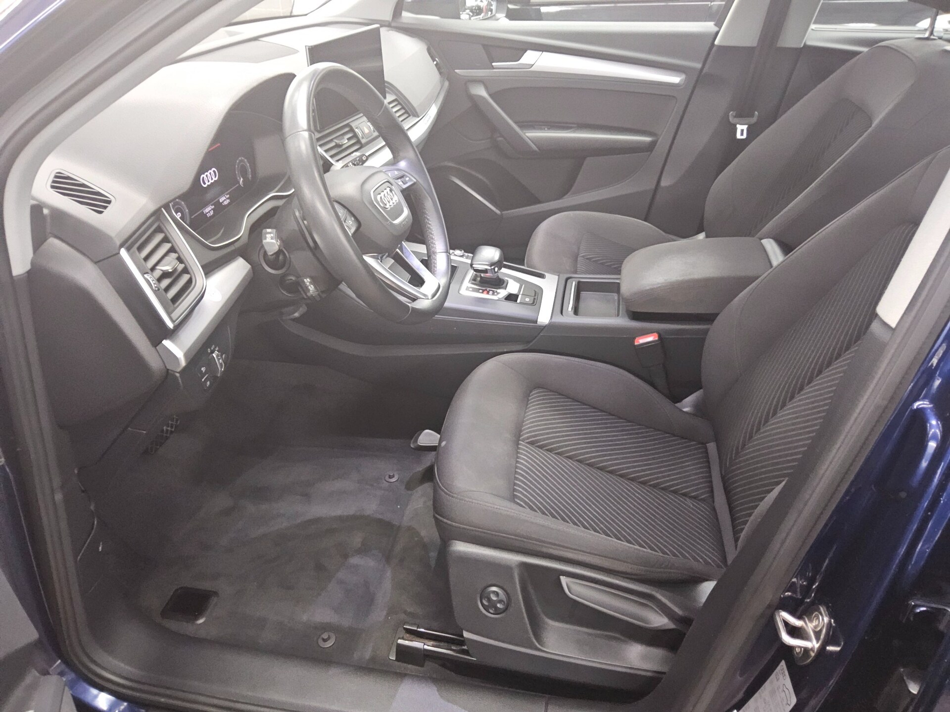 Audi Q5 50 TFSI e Qu. Navi virtual LED PDC Shz 9