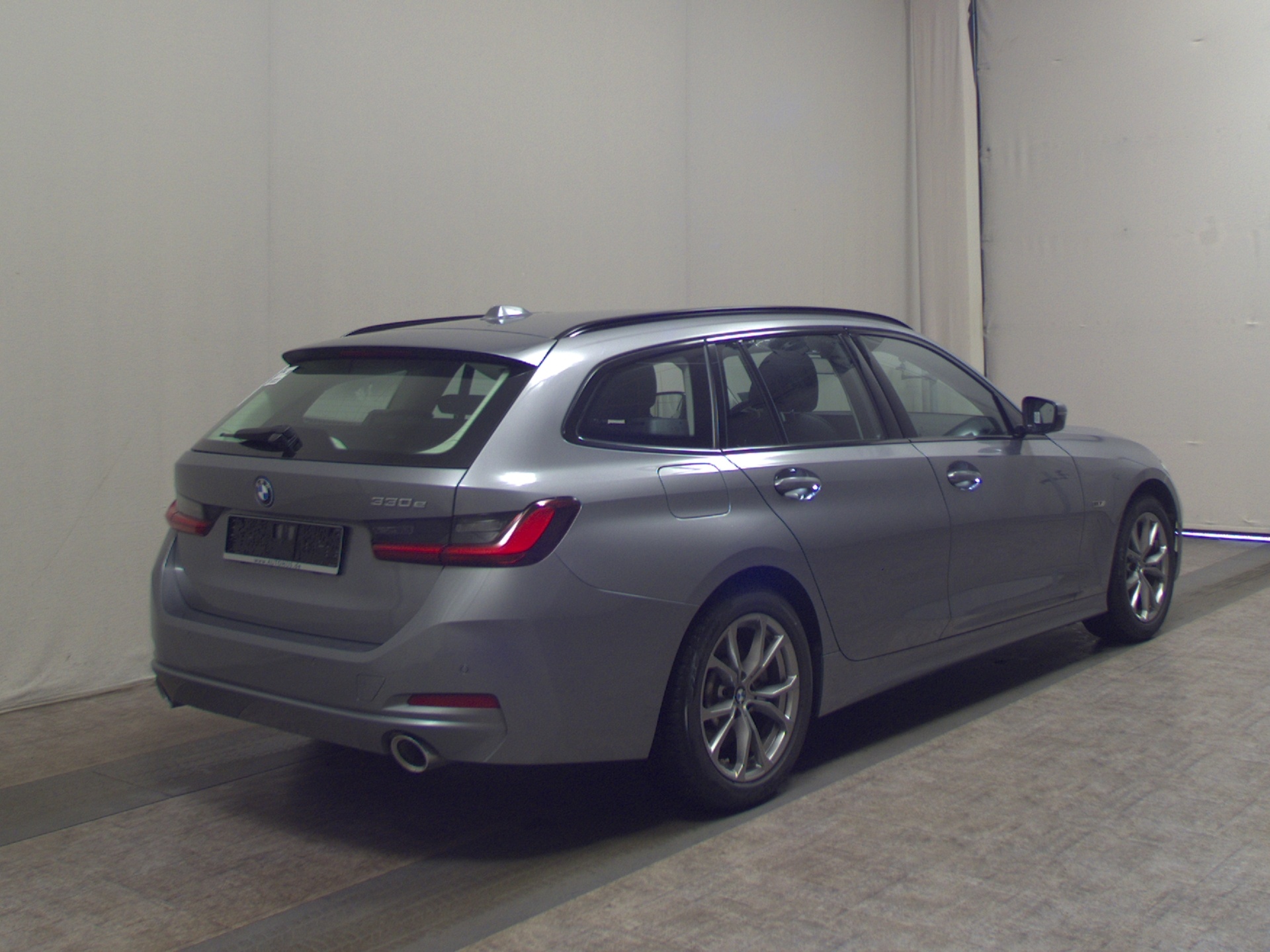 BMW 330e Touring T-Leder Navi LED Curved 4