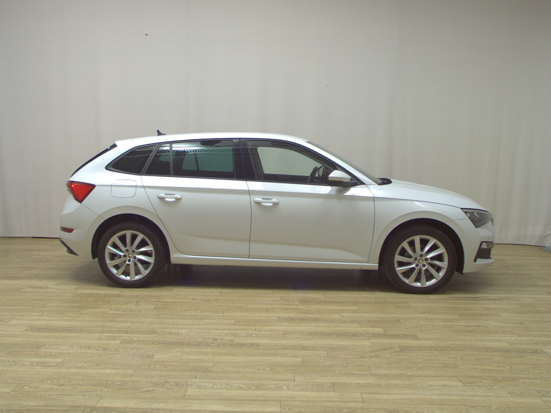 Skoda Scala 1.6 TDI Style Navi LED virtual ACC PDC Shz