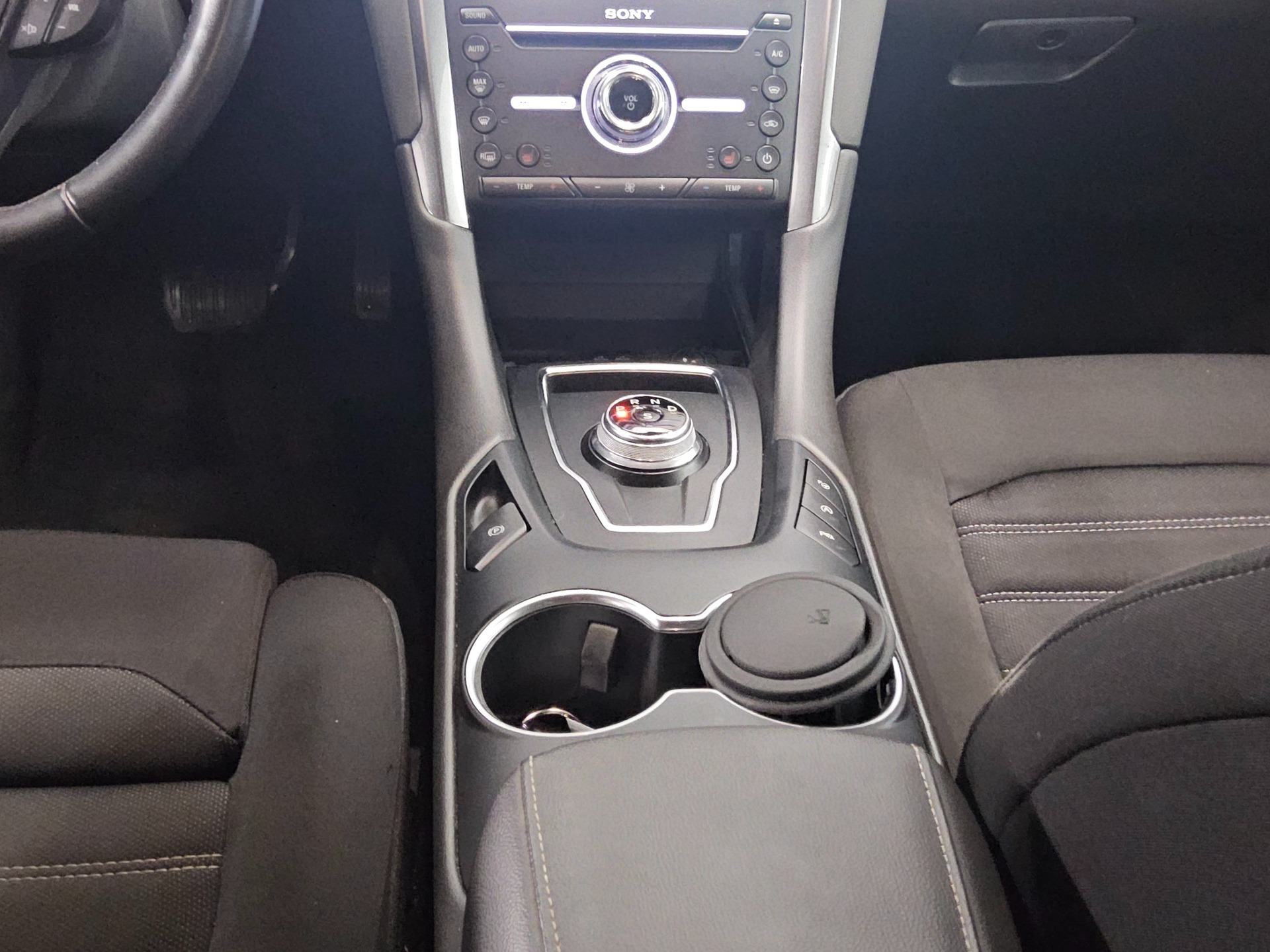 Ford Mondeo Turnier 2.0 EB Titanium Navi LED RFK AHK 6