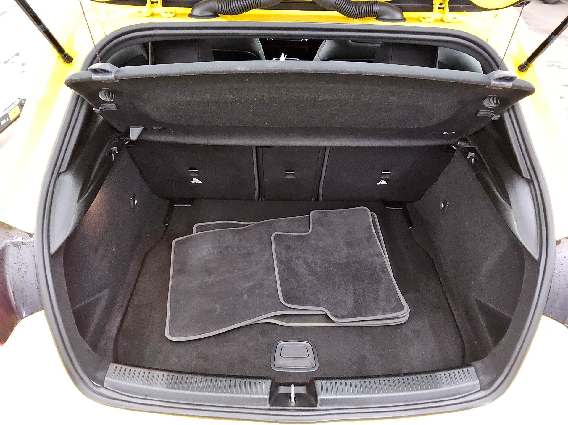 Mercedes-Benz A 35 AMG 4M Navi LED MBUX-AR AHK RFK 12