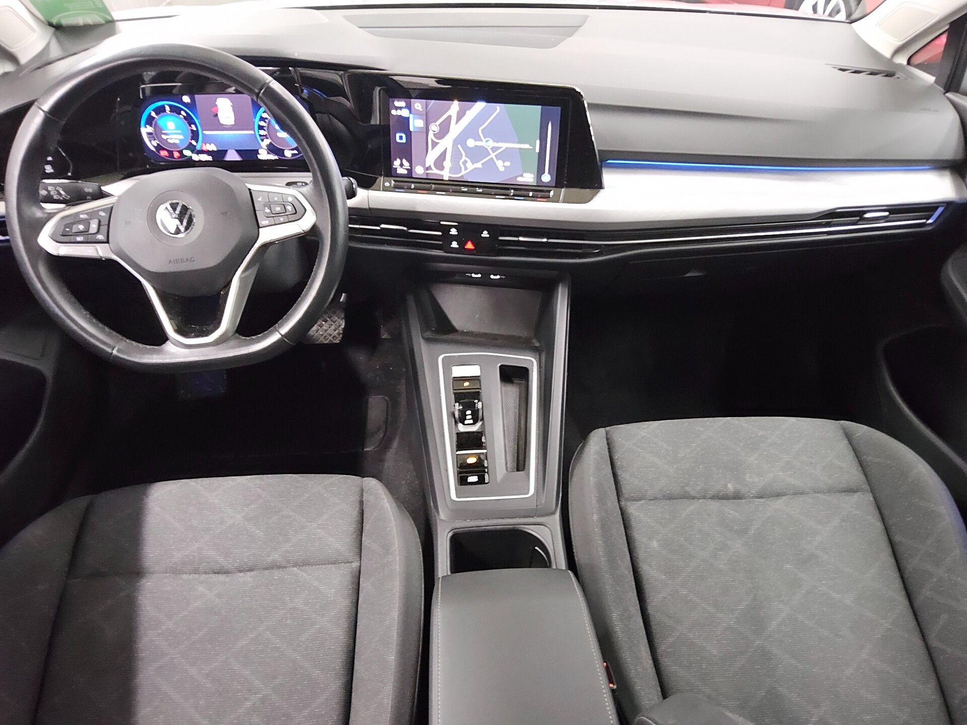 Volkswagen Golf-8 Var. 2.0 TDI Life Navi LED DC AHK RfK ACC 5