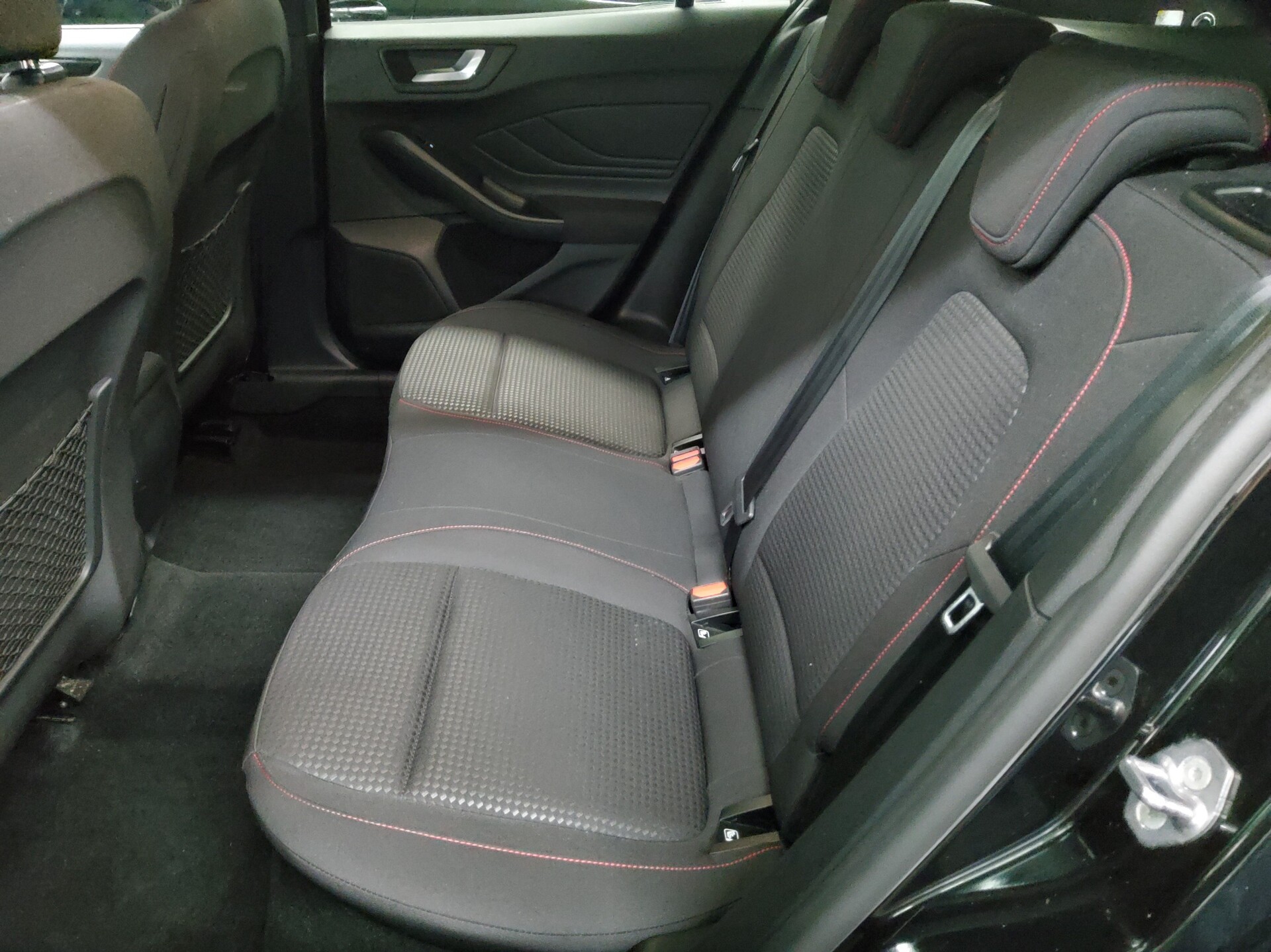 Ford Focus Turnier 1.5 EB ST-Line Navi LED AHK RFK 13