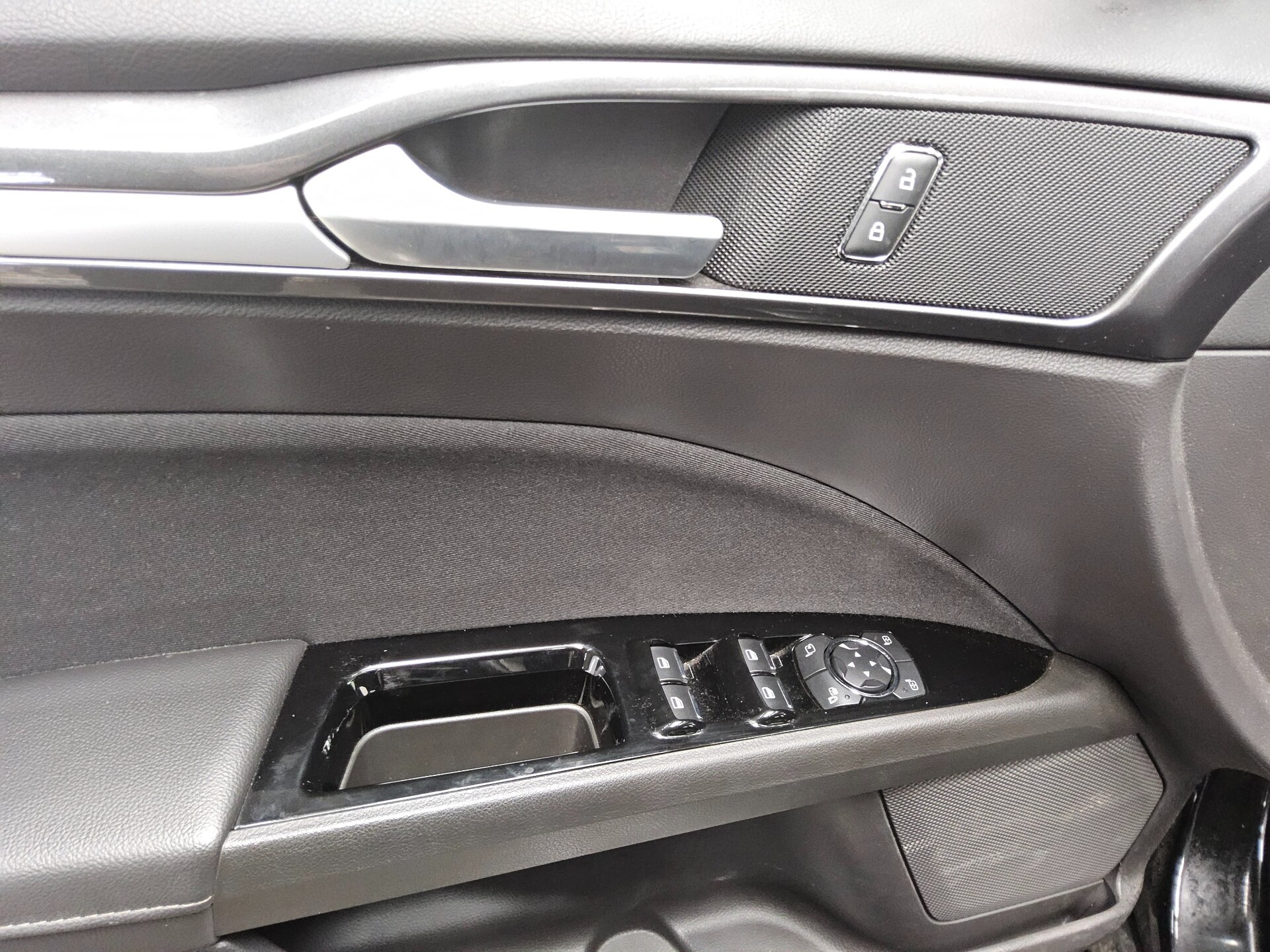 Ford Mondeo Turnier 2.0 EB Trend Navi AHK RFK SHZ 9