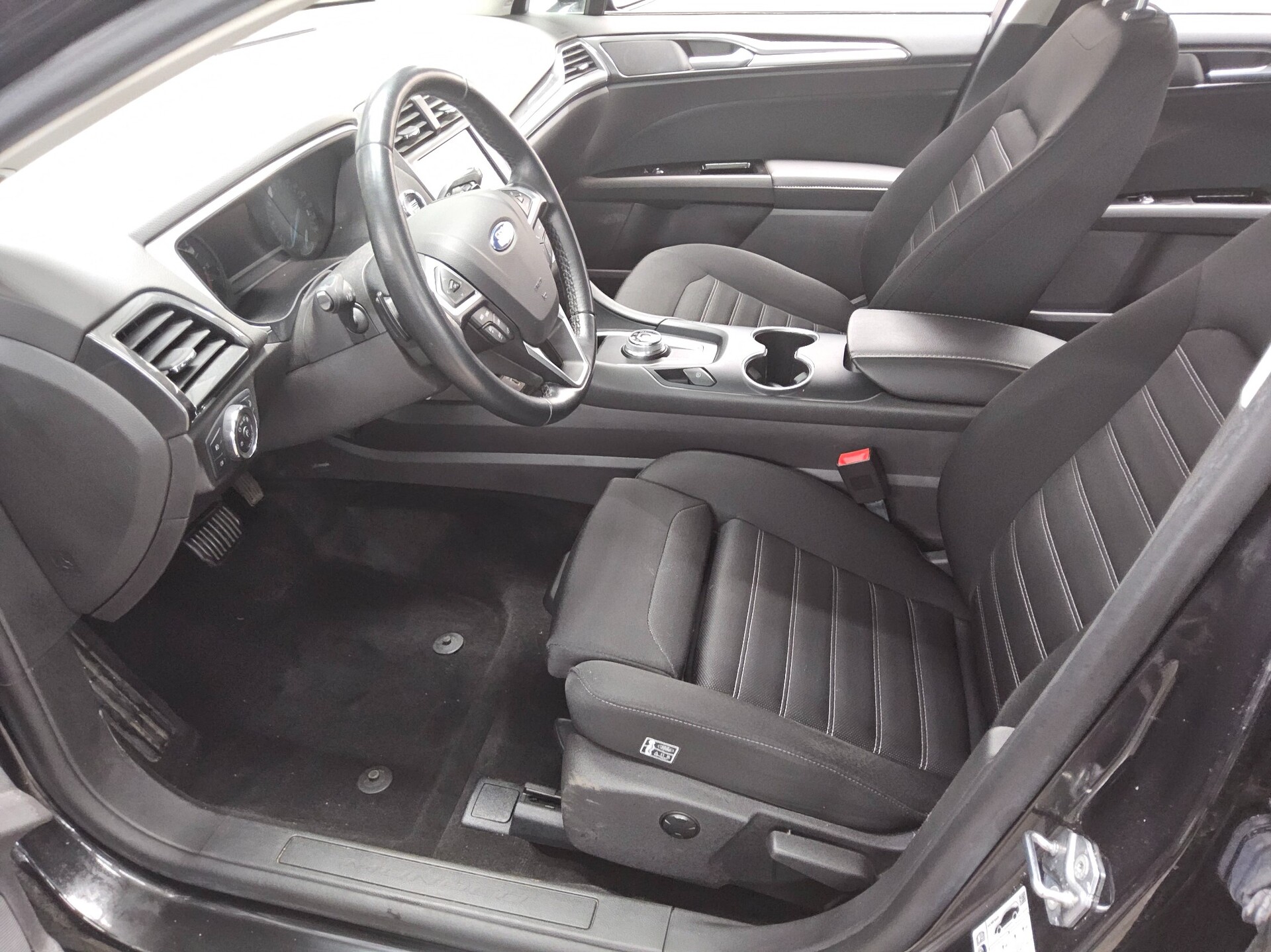 Ford Mondeo Turnier 2.0 EB Trend Navi AHK RFK SHZ 8