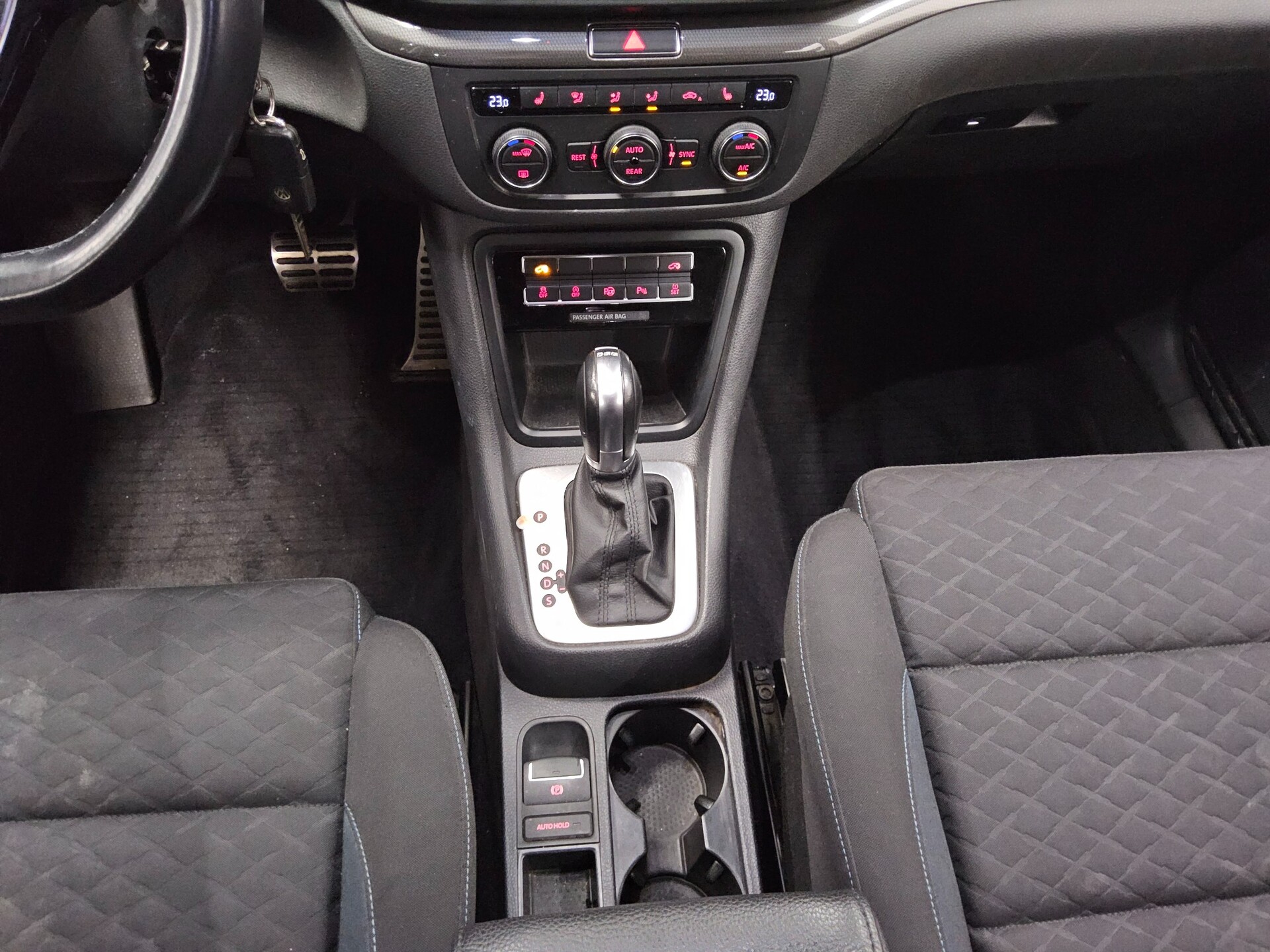 Volkswagen Sharan 2.0 TDI IQ.DRIVE 7-Sitz Navi AHK PDC Lane 6