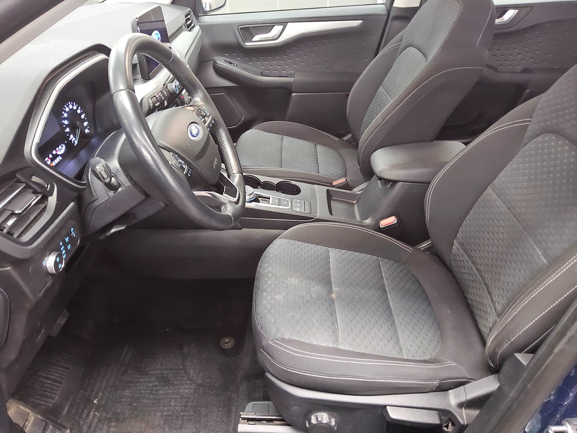 Ford Kuga 1.5 EB Cool&Connect Navi PDC SHZ DAB 8