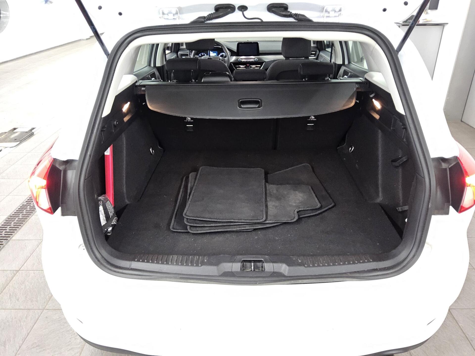 Ford Focus Turnier 2.0 EB Titanium Navi LED HuD B&O 11