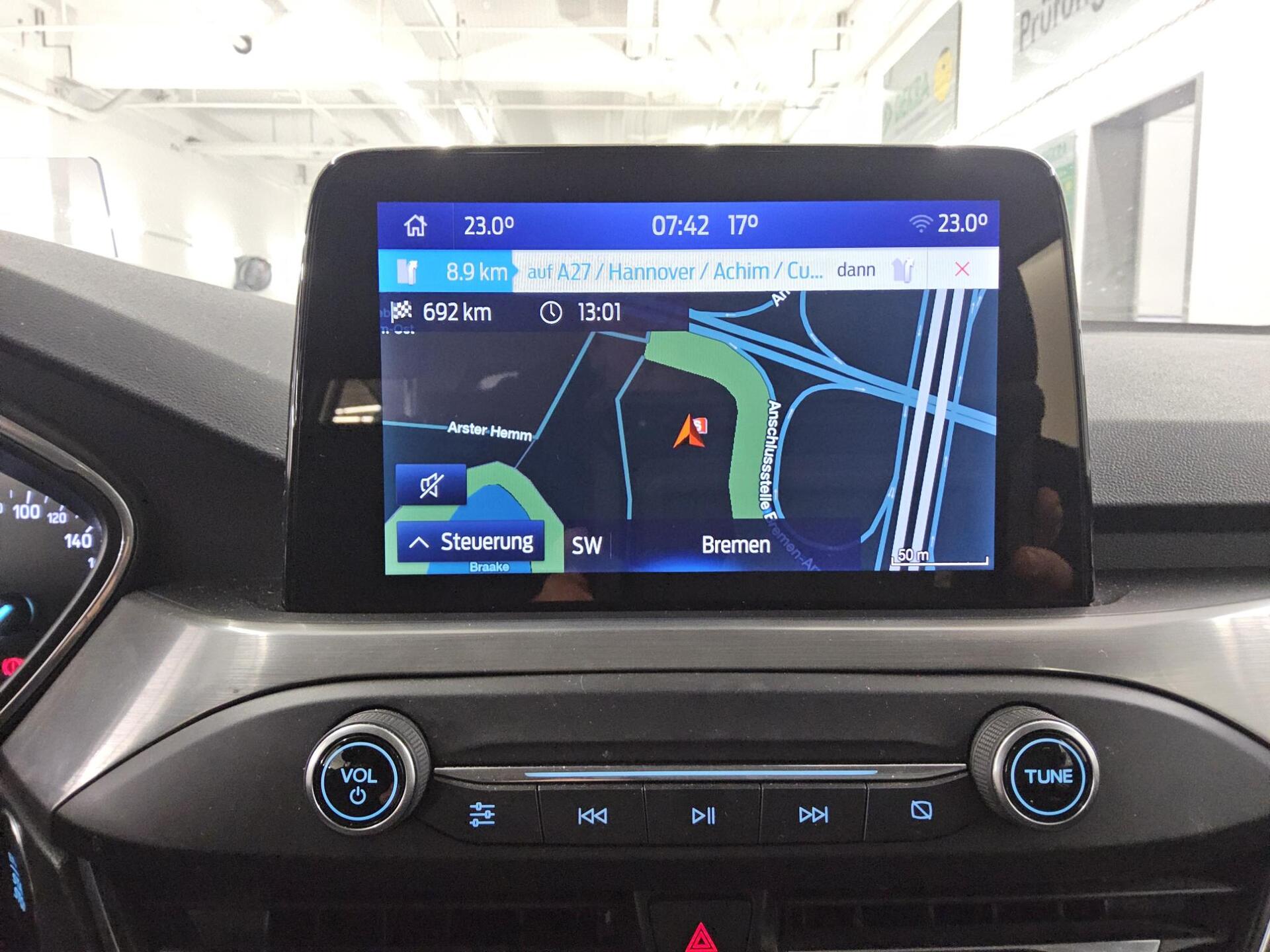 Ford Focus Turnier 2.0 EB Titanium Navi LED HuD B&O 7