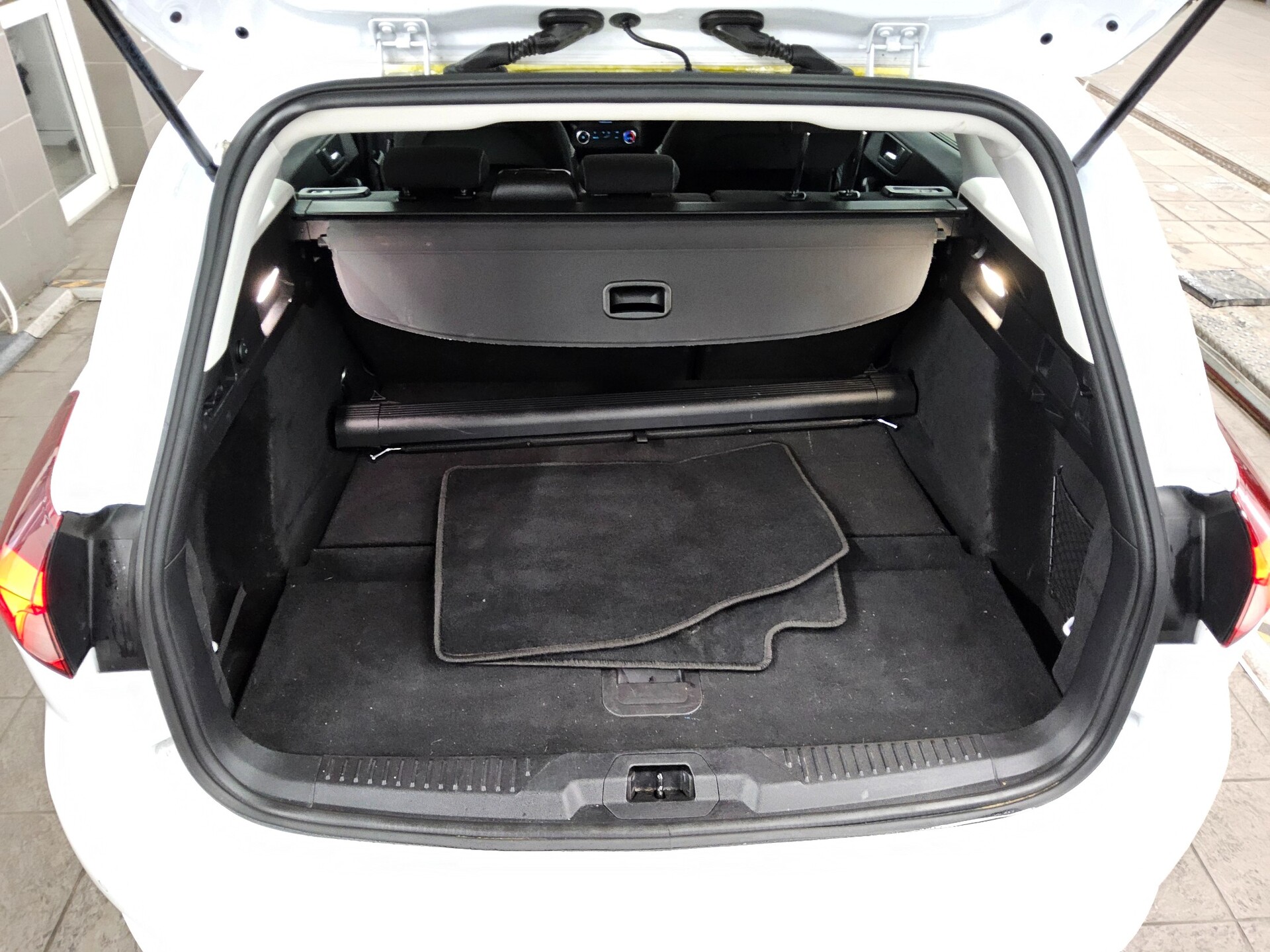 Ford Focus Turnier 1.5 EB Cool&Connect Navi LED PDC 10