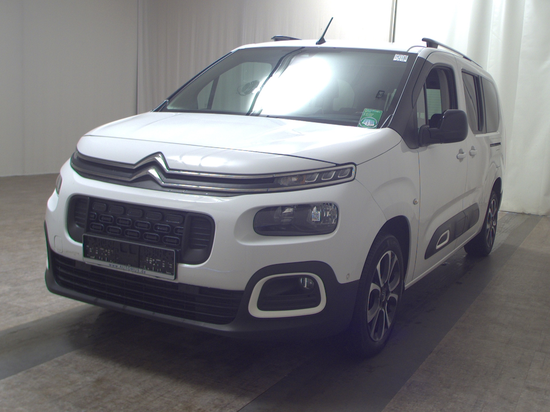 Citroën Berlingo 1.2 PureTech Shine Navi AHK RFK SHZ 2