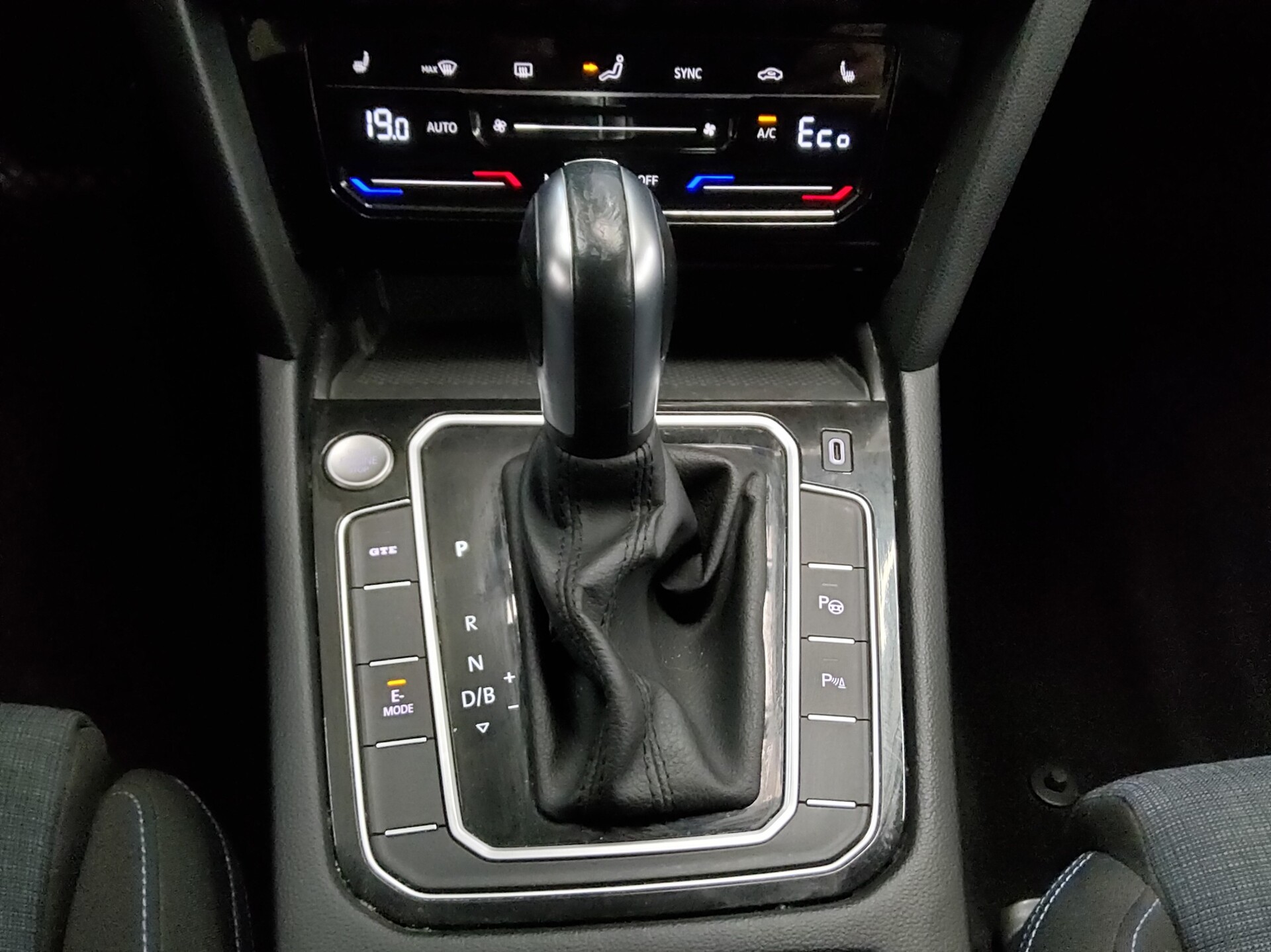 Volkswagen Passat Var. GTE 1.4 TSI Navi LED RFK ACC 6